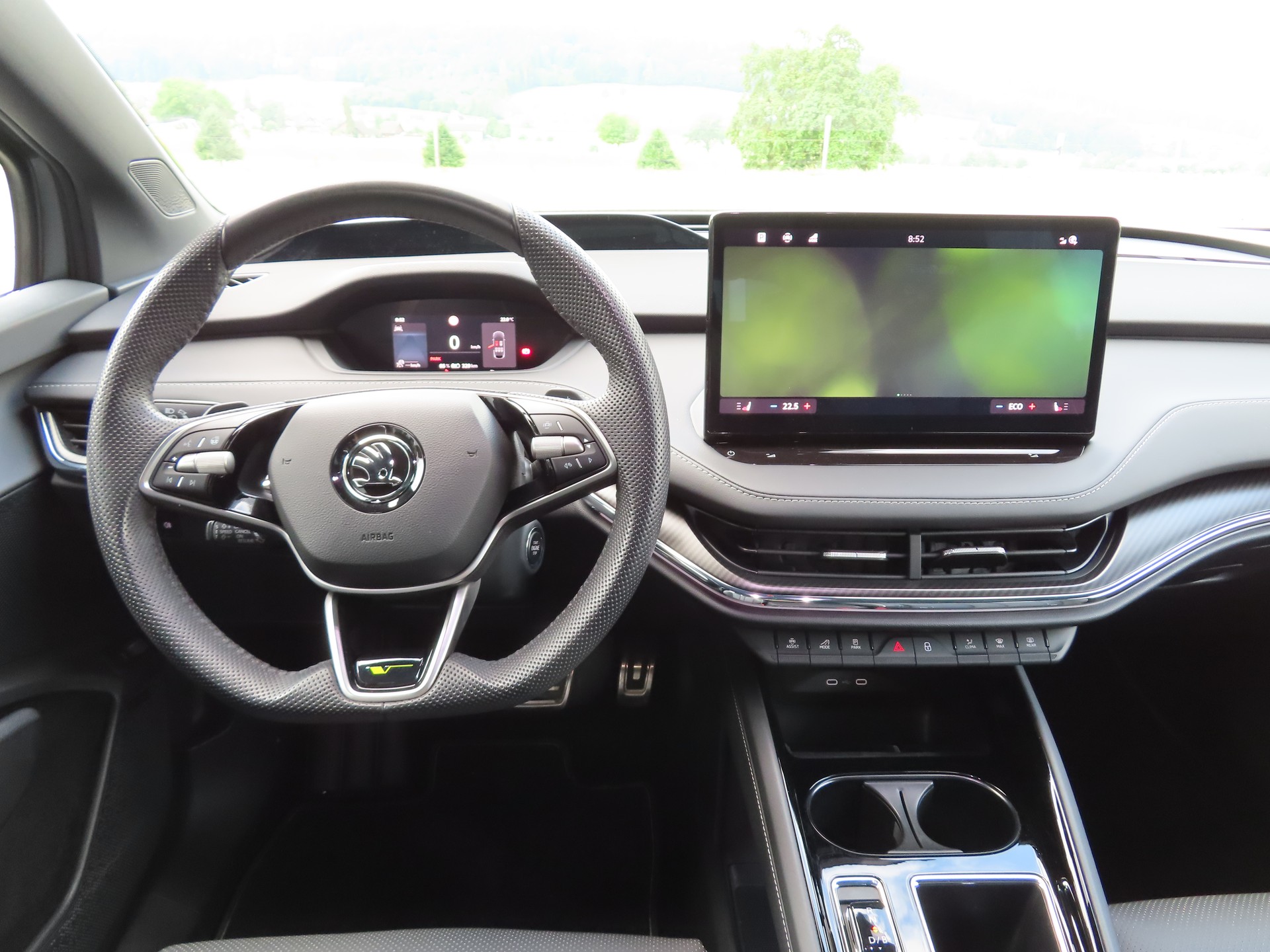 SKODA Enyaq RS 4x4-image-8