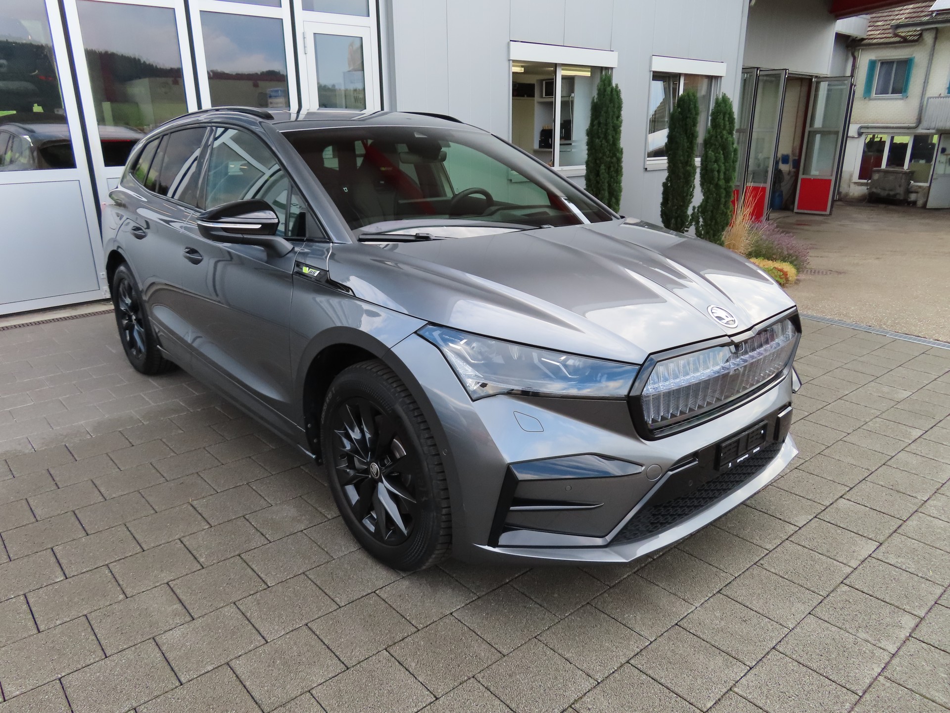SKODA Enyaq RS 4x4-image-4