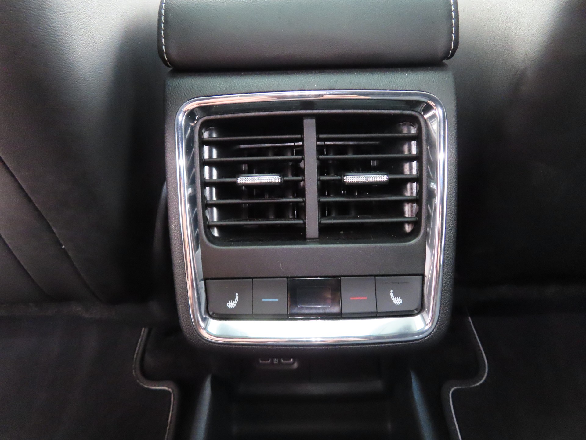 SKODA Enyaq RS 4x4-image-13
