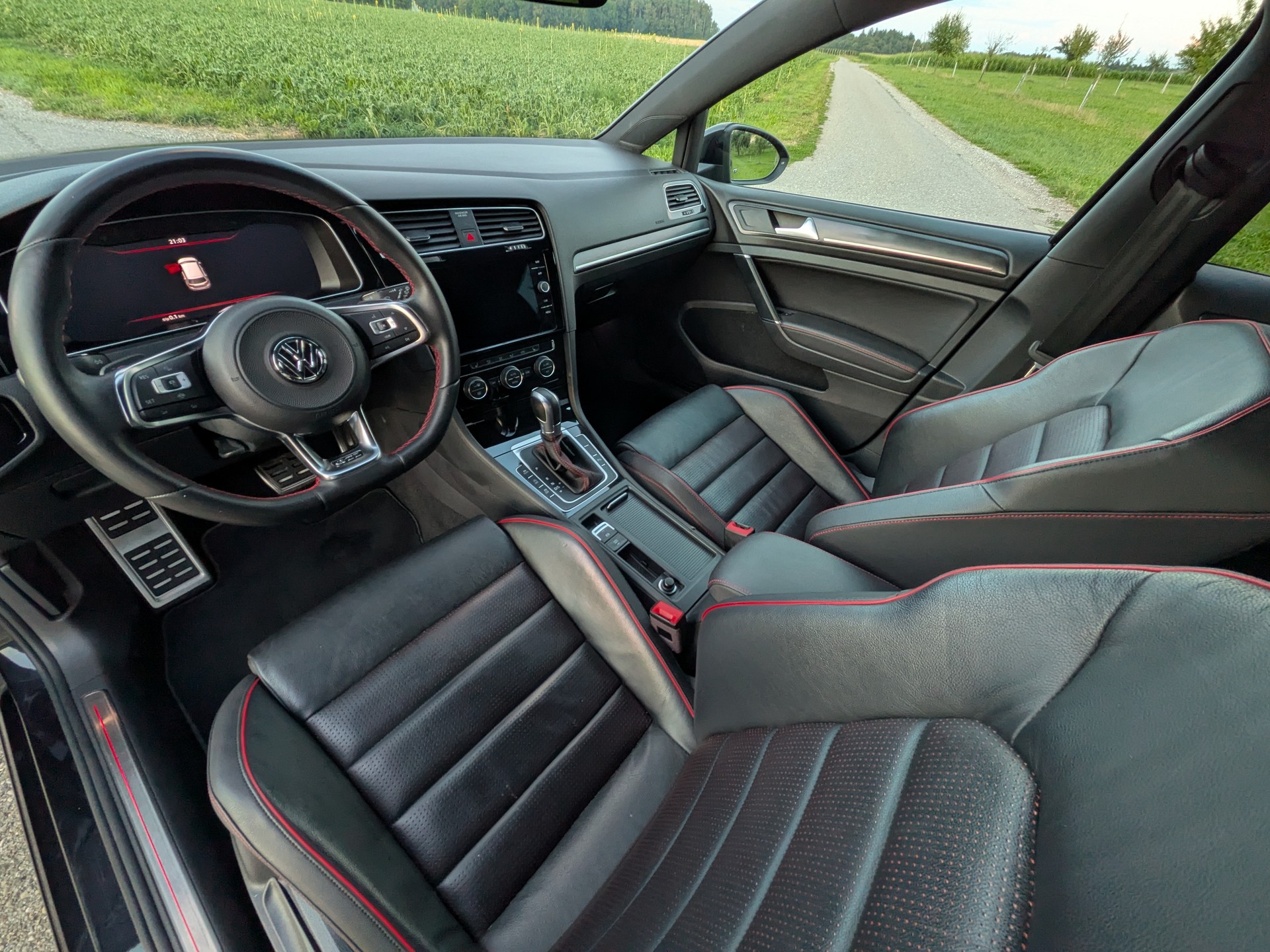 VW Golf 2.0 TSI GTI Performance DSG-image-13