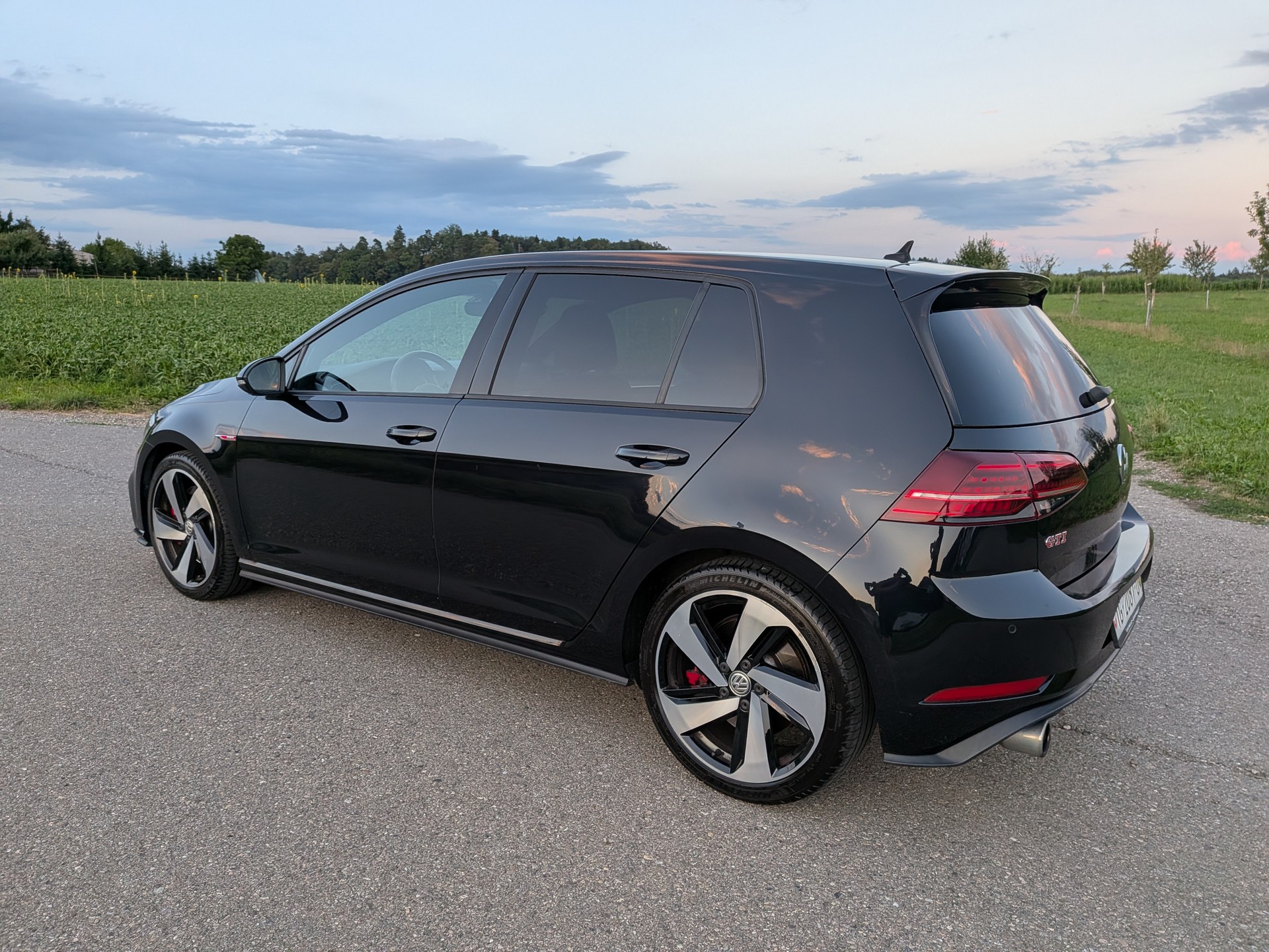 VW Golf 2.0 TSI GTI Performance DSG-image-9