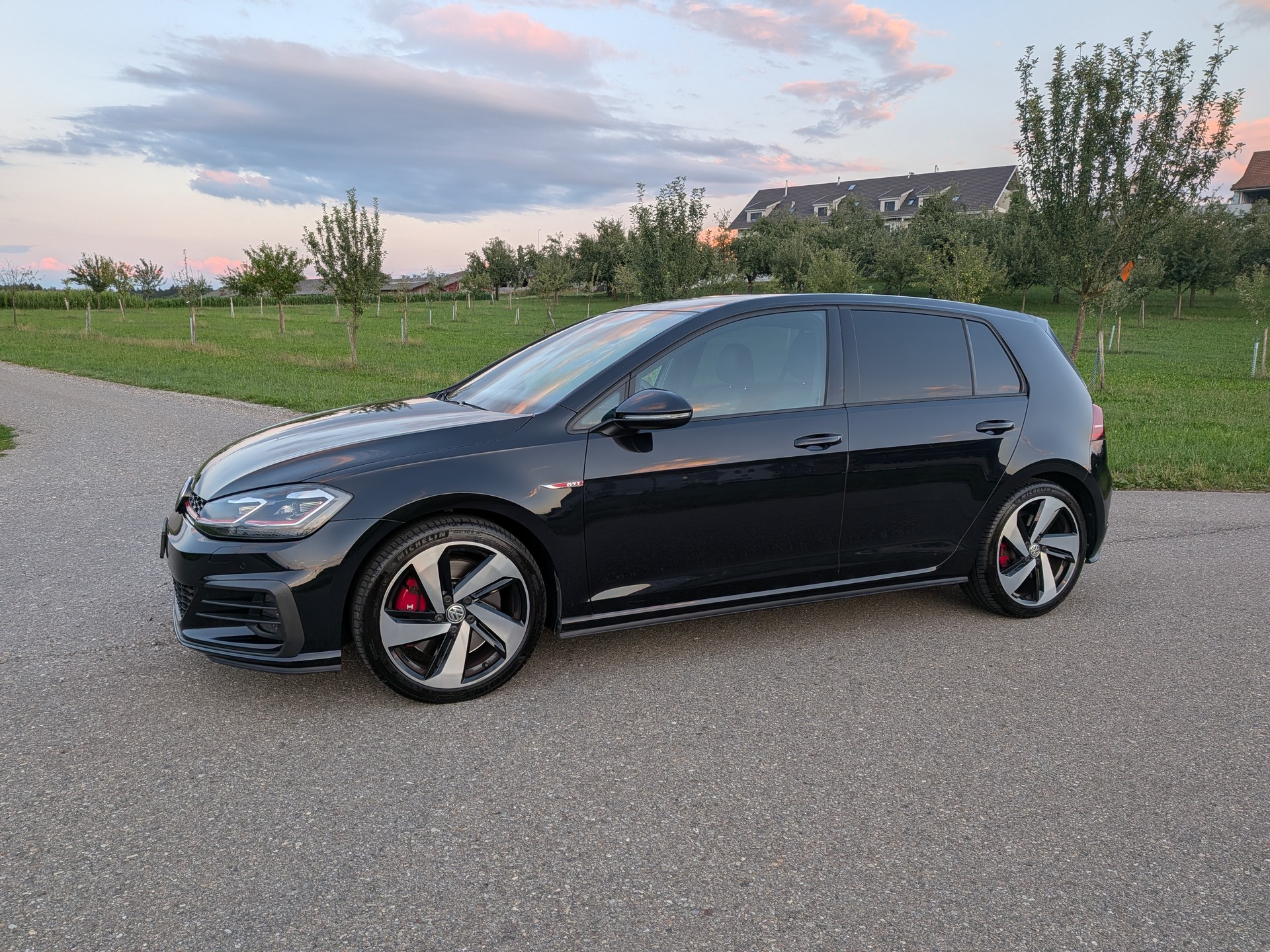 VW Golf 2.0 TSI GTI Performance DSG-showroom-element-2