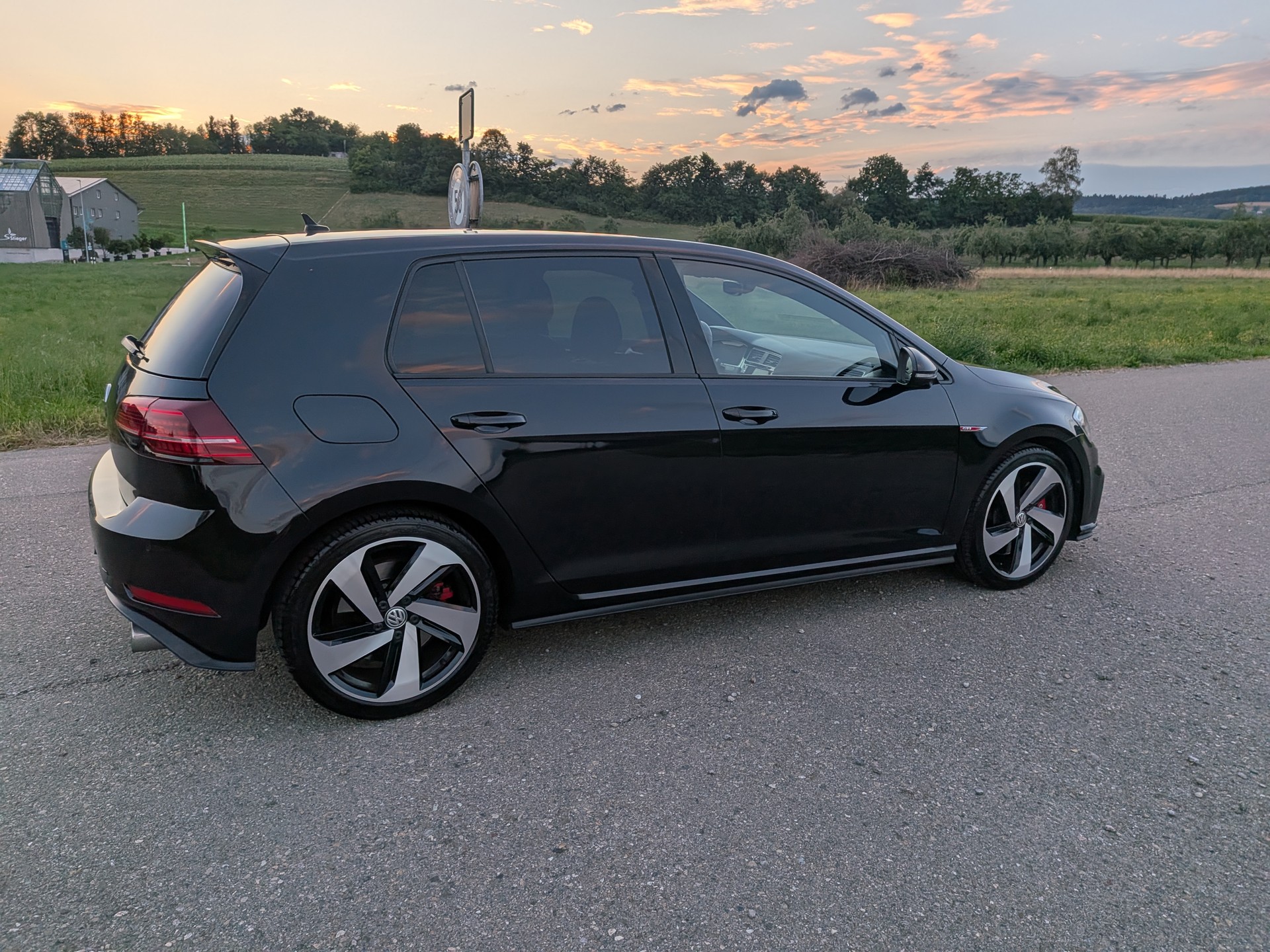 VW Golf 2.0 TSI GTI Performance DSG-image-8