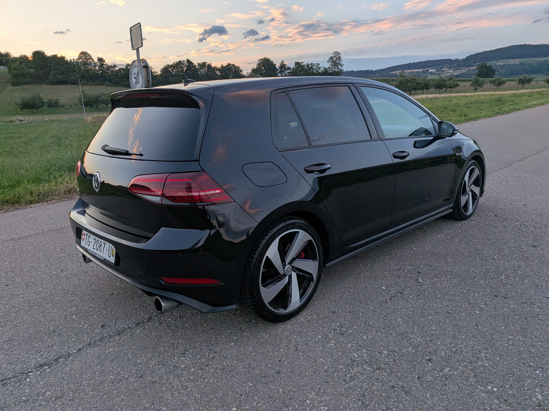VW Golf 2.0 TSI GTI Performance DSG-image-10