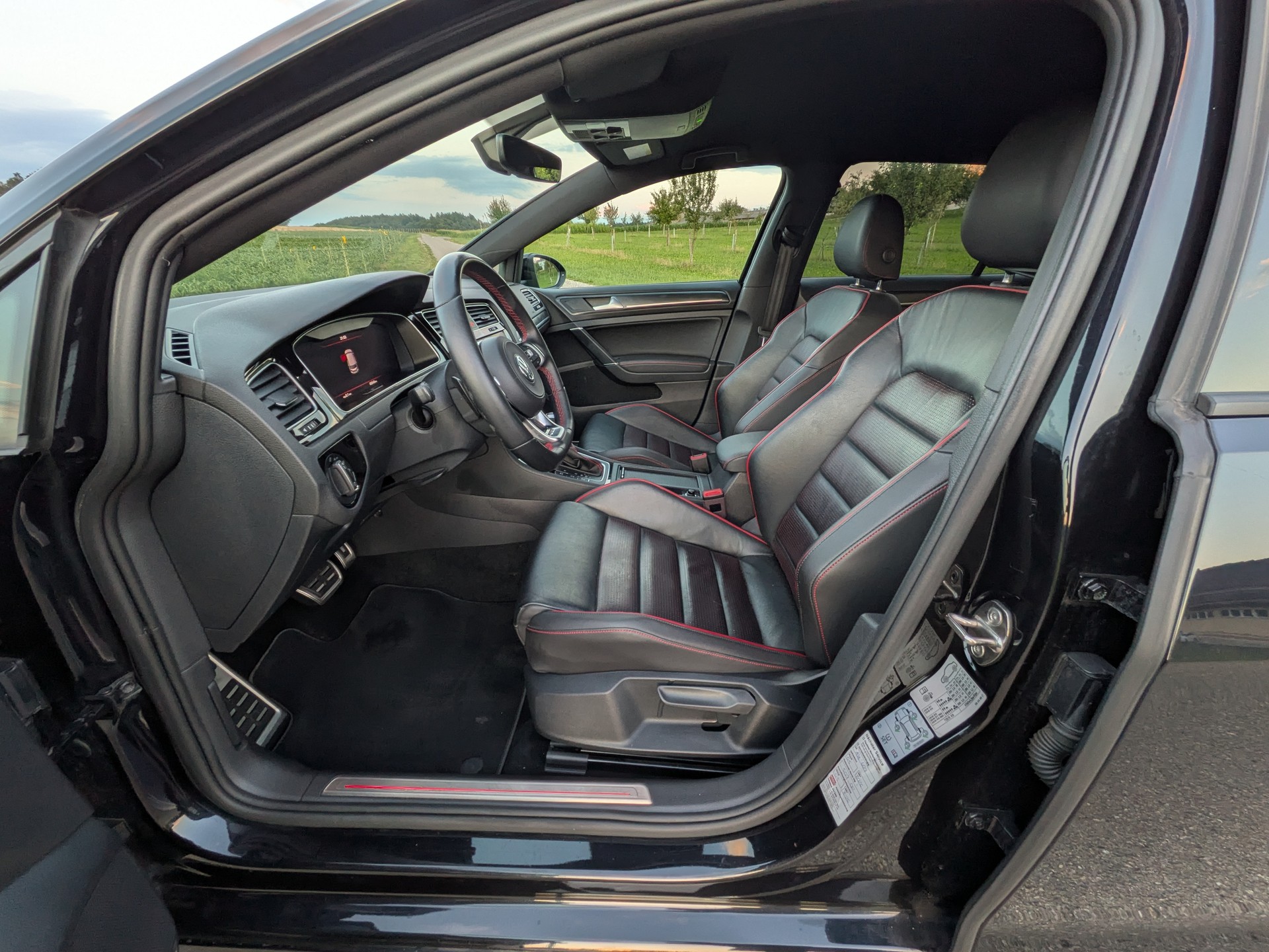 VW Golf 2.0 TSI GTI Performance DSG-image-14