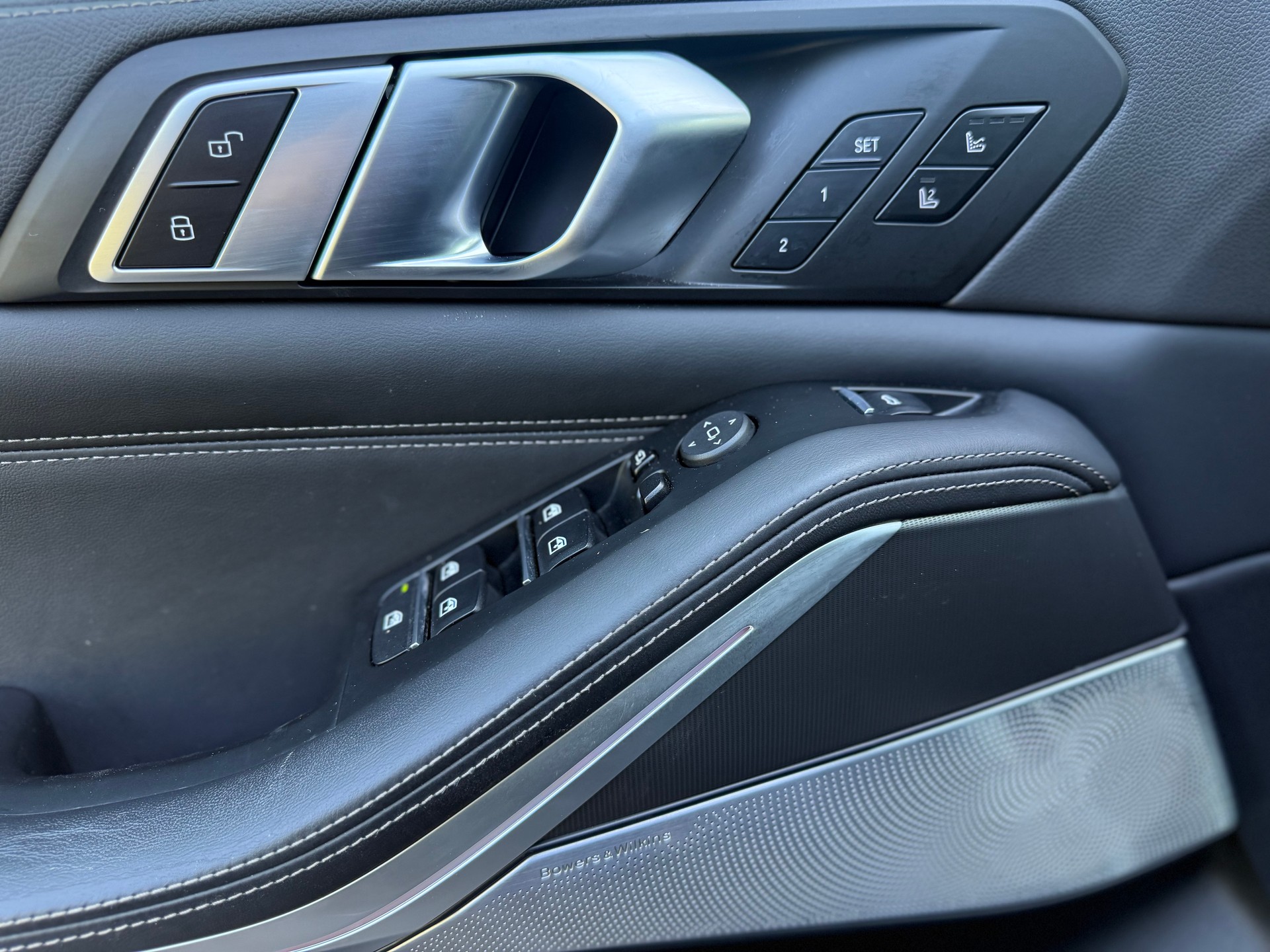 BMW X5 xDrive 48V 40d M Sport Steptronic-image-9