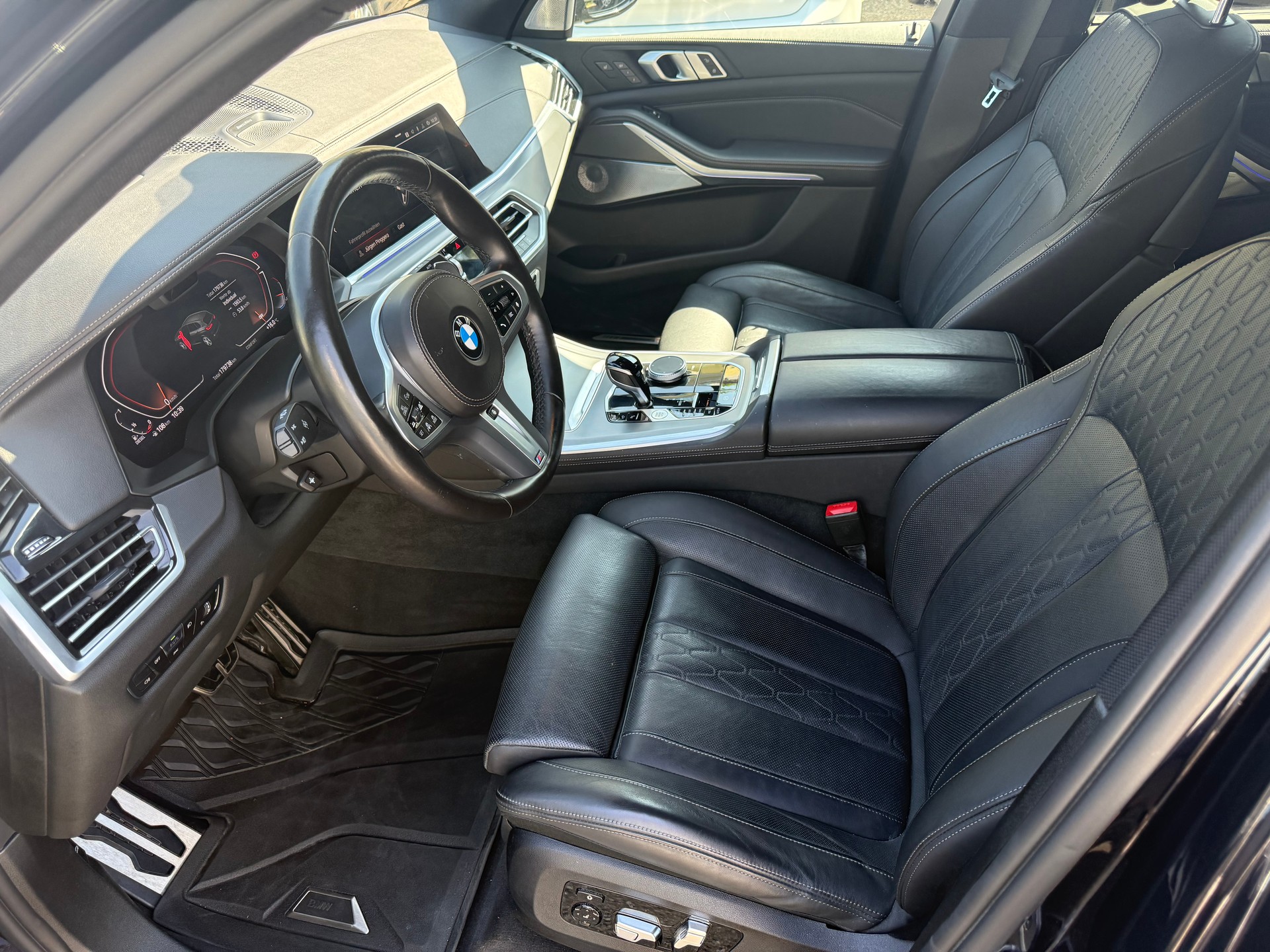 BMW X5 xDrive 48V 40d M Sport Steptronic-image-5