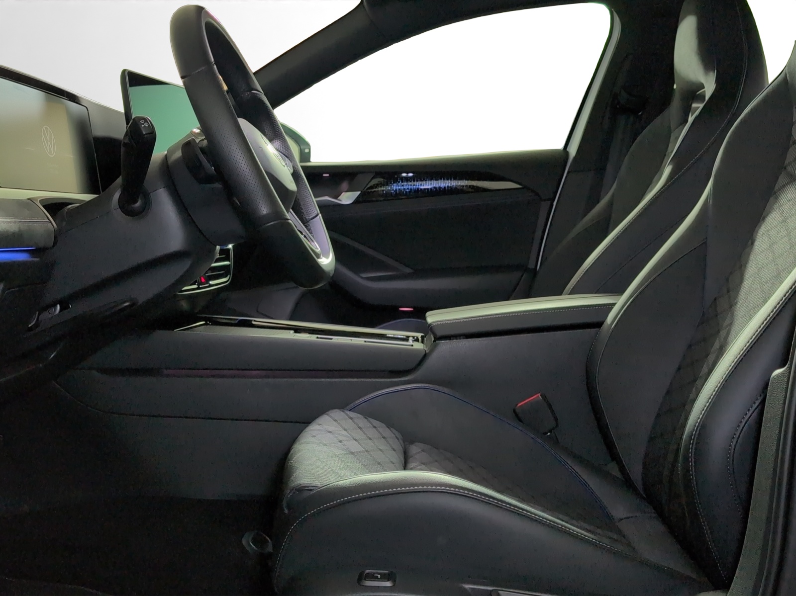 VW Passat Variant 1.5 TSI evo2 Plug-In- Hybrid R-Line DSG-image-5