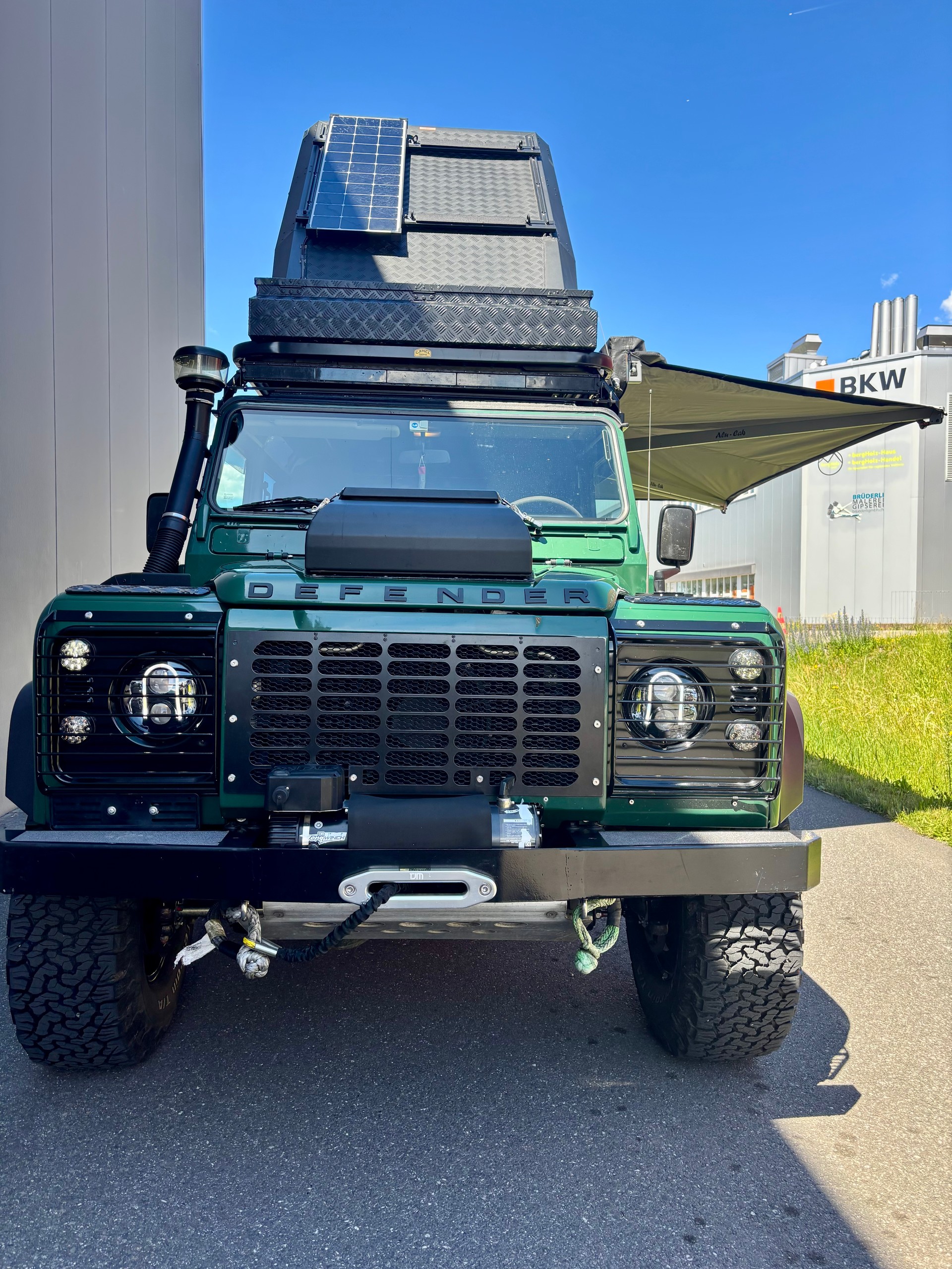 LAND ROVER Defender 110 TD5 *Reisefahrzeug 4 Personen*-image-12