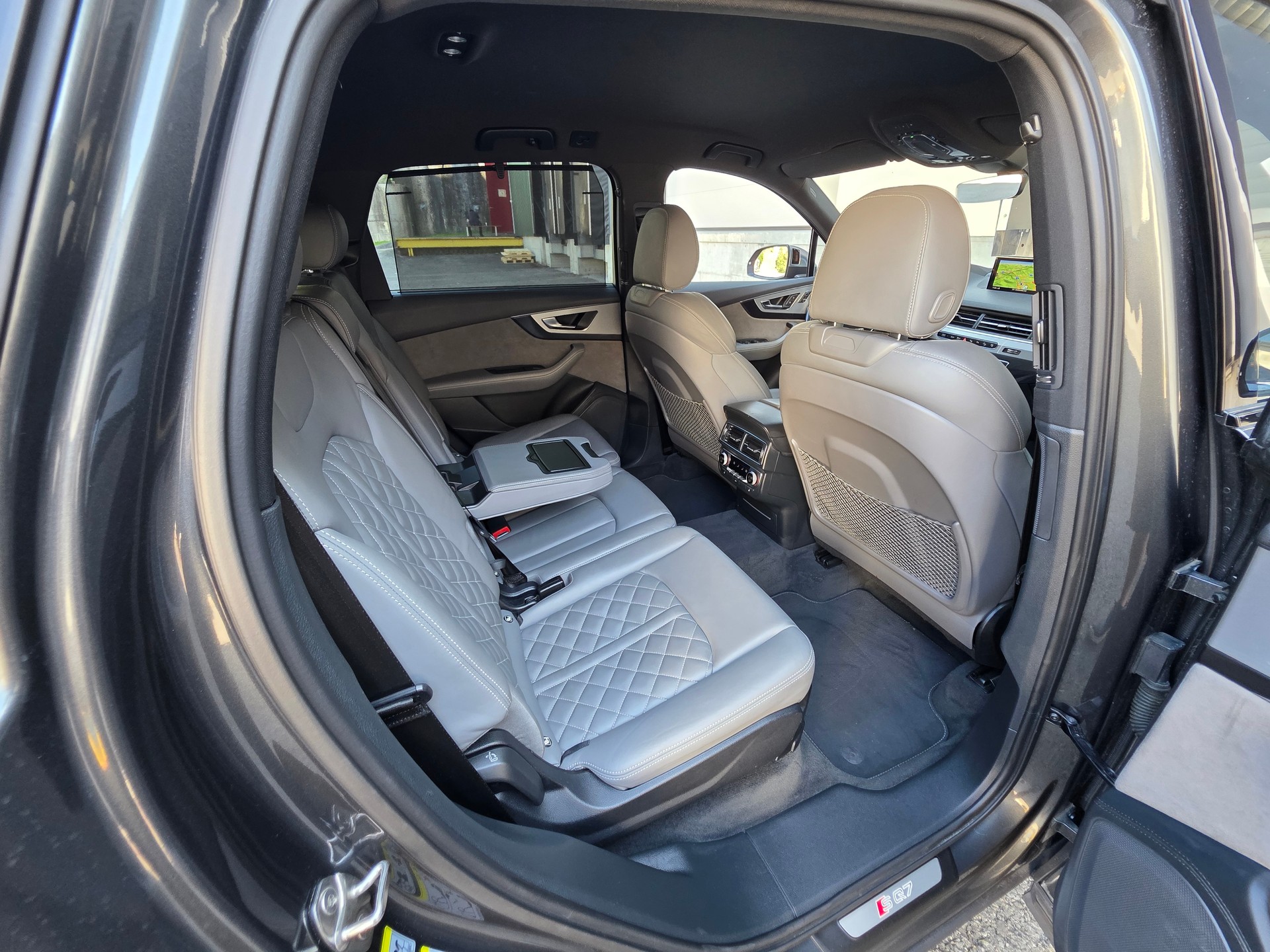 AUDI SQ7 4.0 TDI quattro tiptronic-image-23