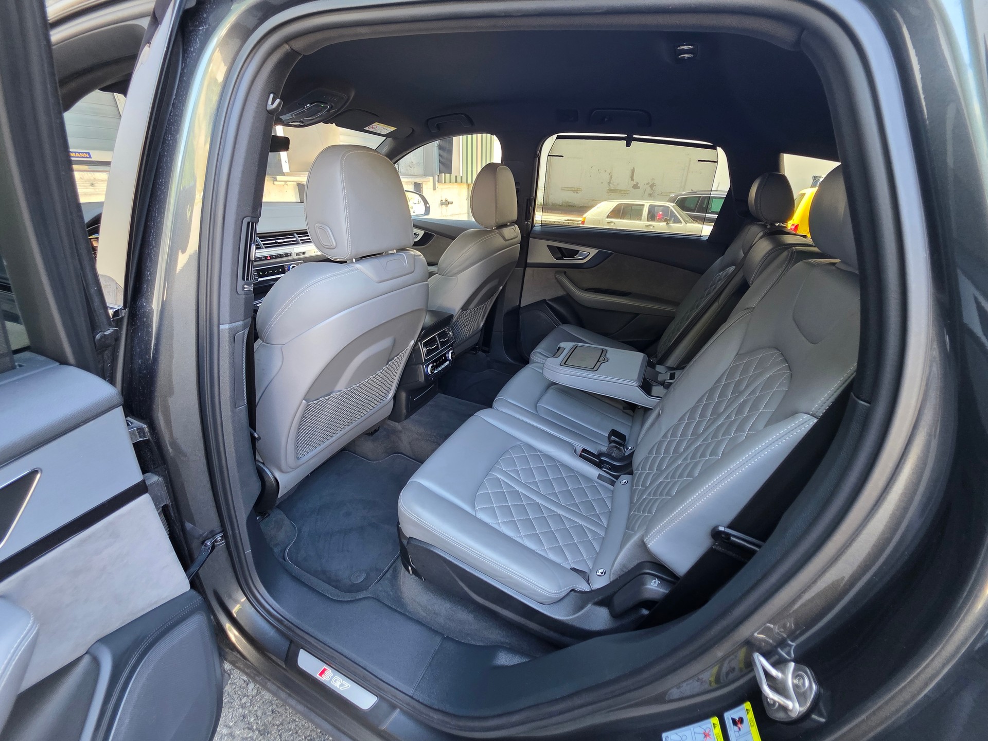AUDI SQ7 4.0 TDI quattro tiptronic-image-22