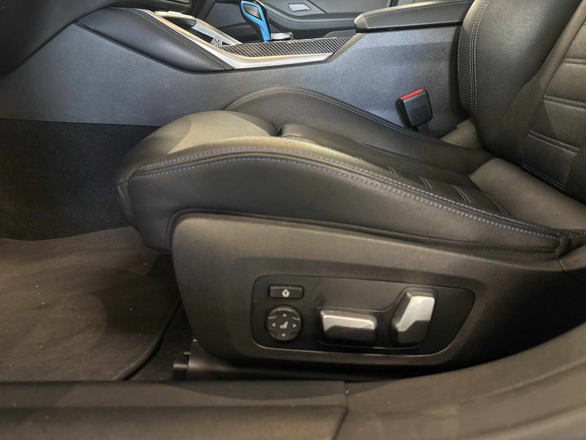 BMW i4 eDrive 40 M Sport-image-17