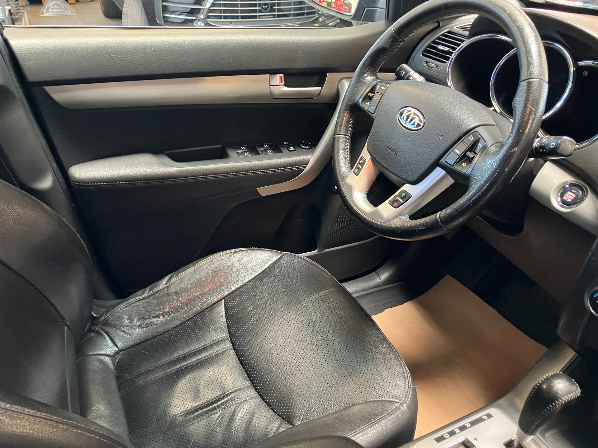 KIA Sorento 2.2 CRDI Style Automatic AWD-image-26