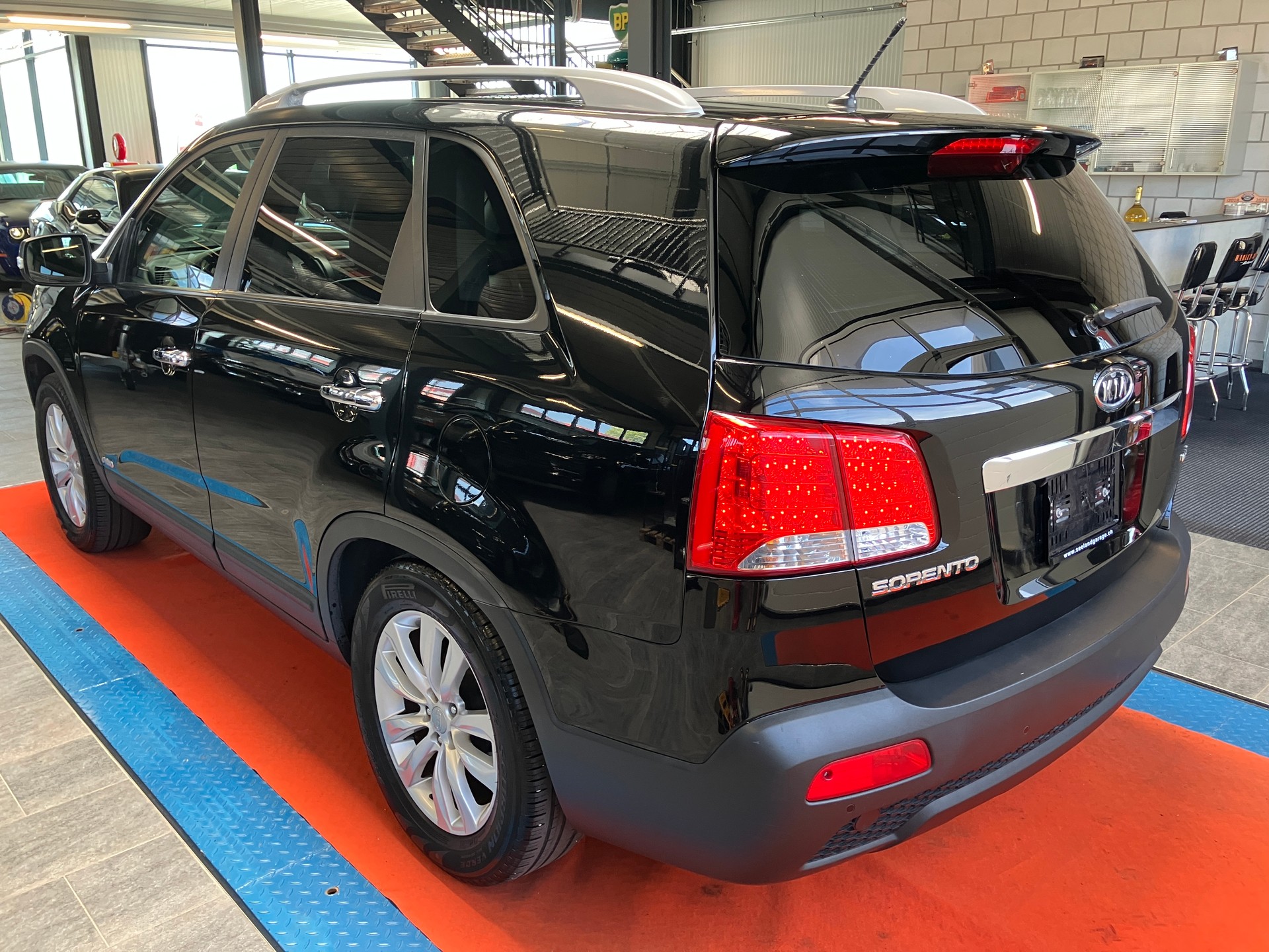 KIA Sorento 2.2 CRDI Style Automatic AWD-image-4