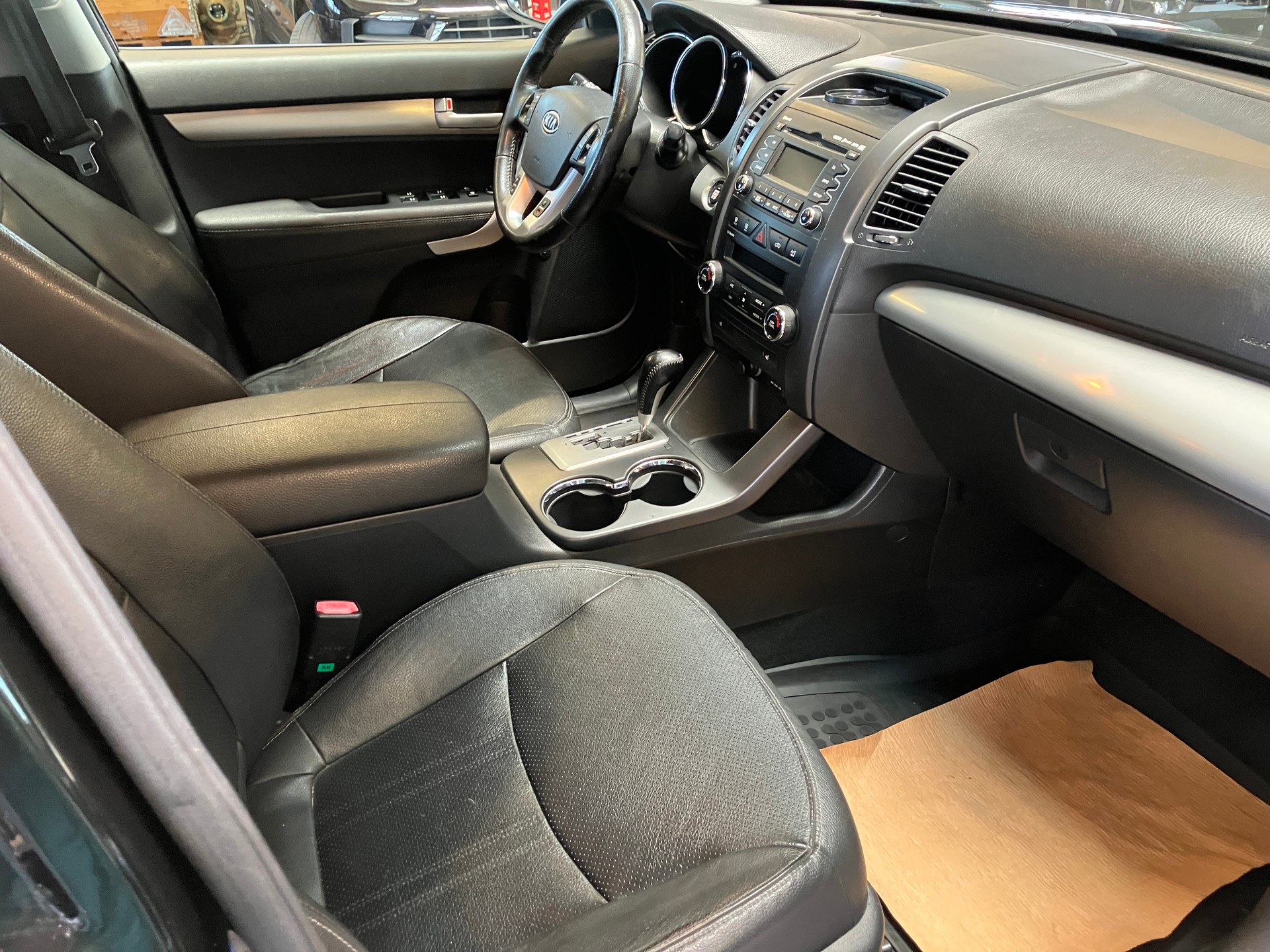 KIA Sorento 2.2 CRDI Style Automatic AWD-image-28