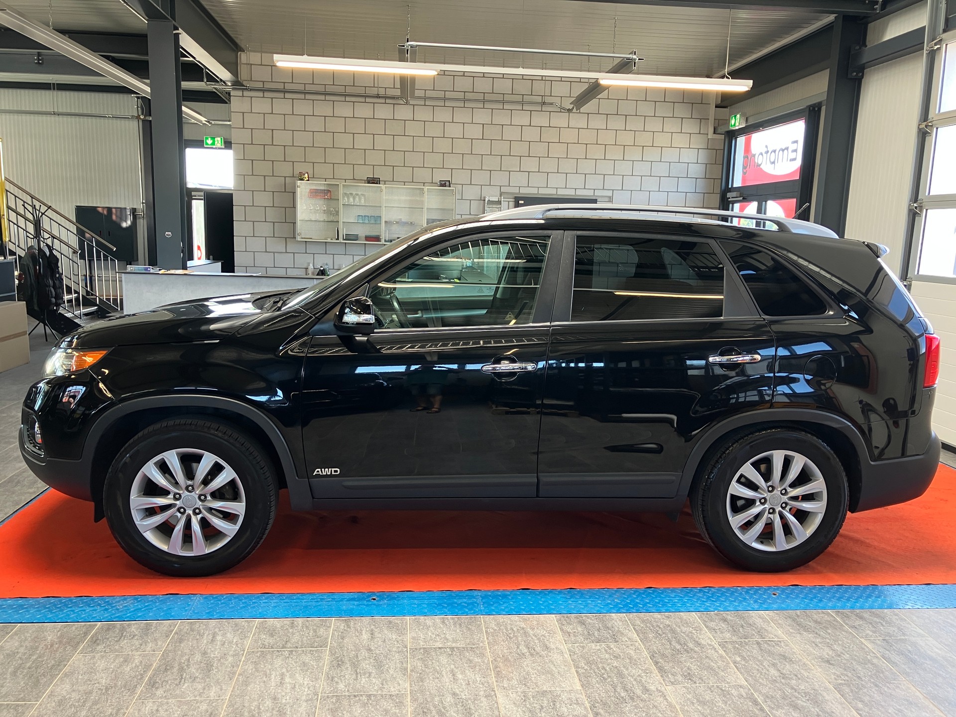 KIA Sorento 2.2 CRDI Style Automatic AWD-image-5