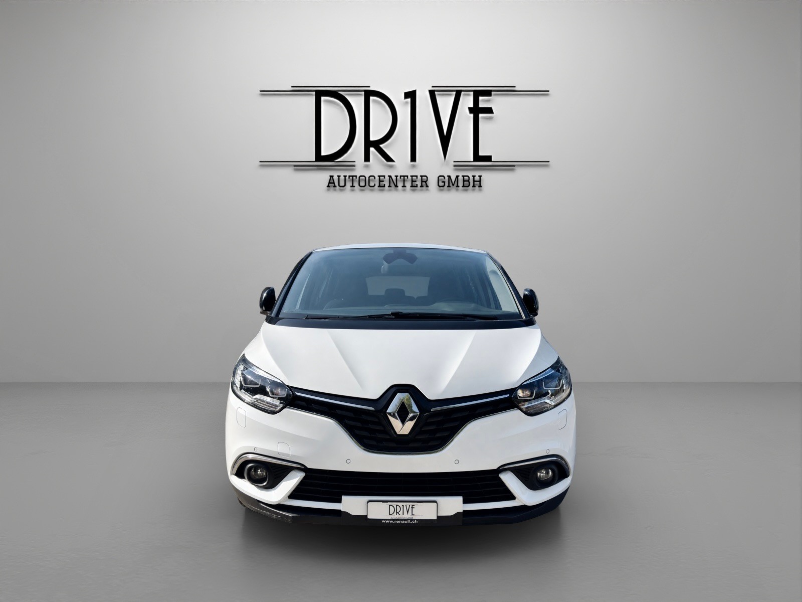 RENAULT Grand Scénic 1.8 dCi Intens EDC-image-1