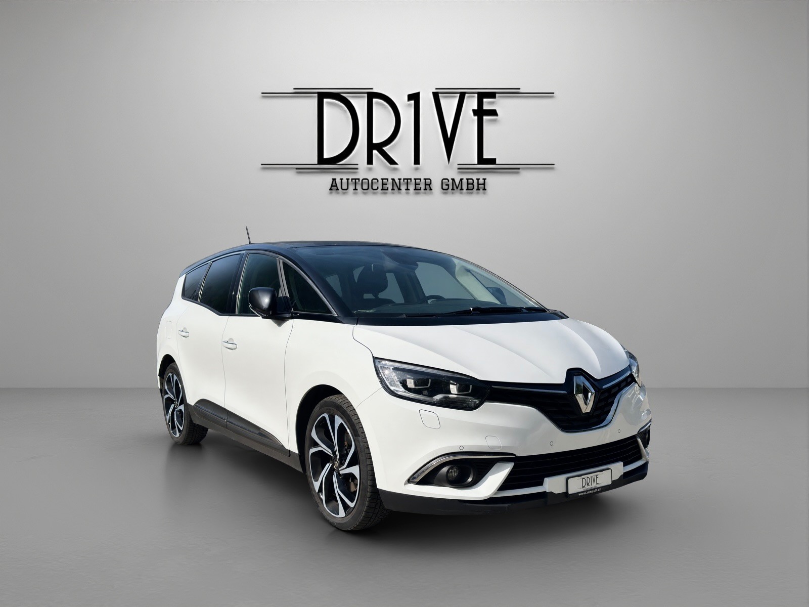 RENAULT Grand Scénic 1.8 dCi Intens EDC-image-2