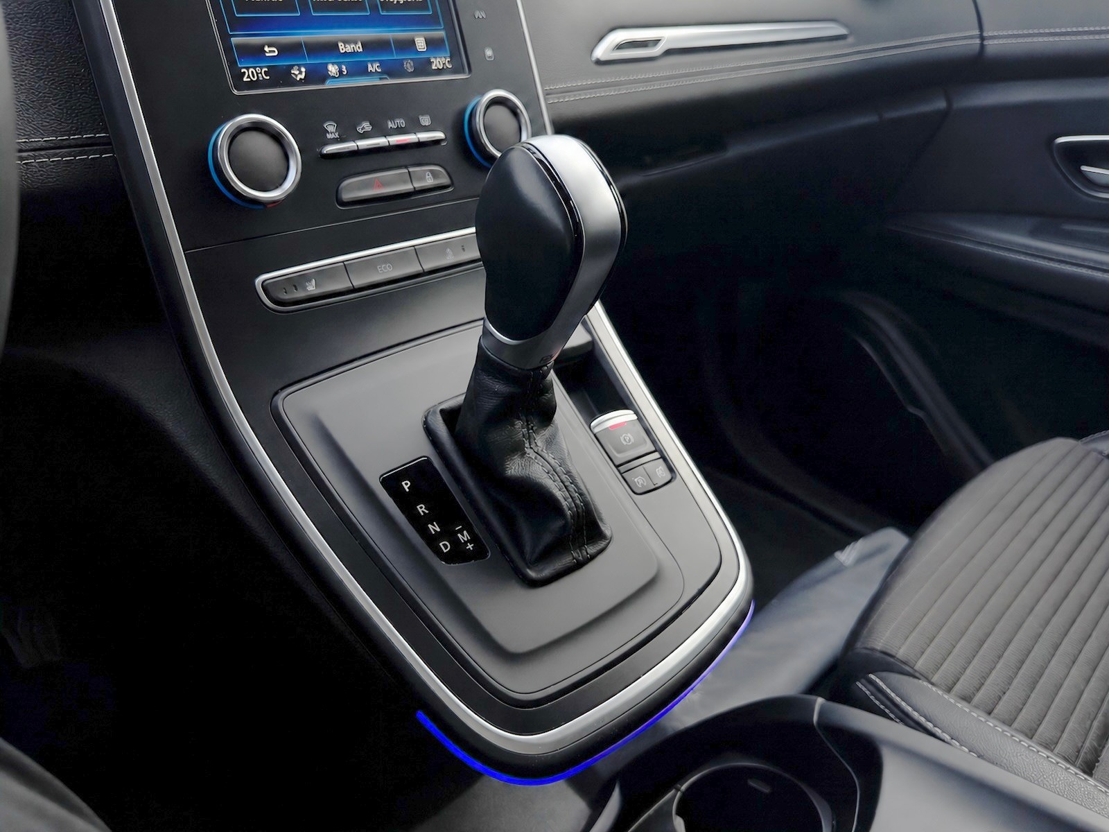RENAULT Grand Scénic 1.8 dCi Intens EDC-image-17