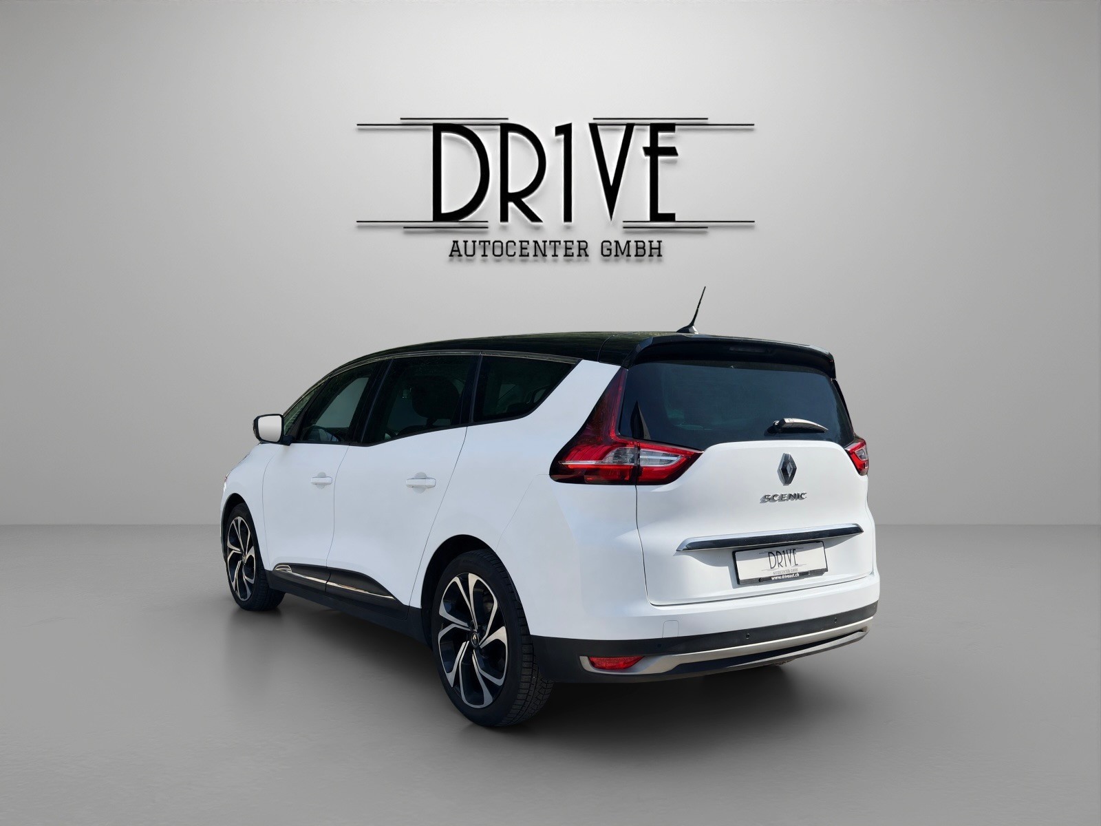 RENAULT Grand Scénic 1.8 dCi Intens EDC-image-6