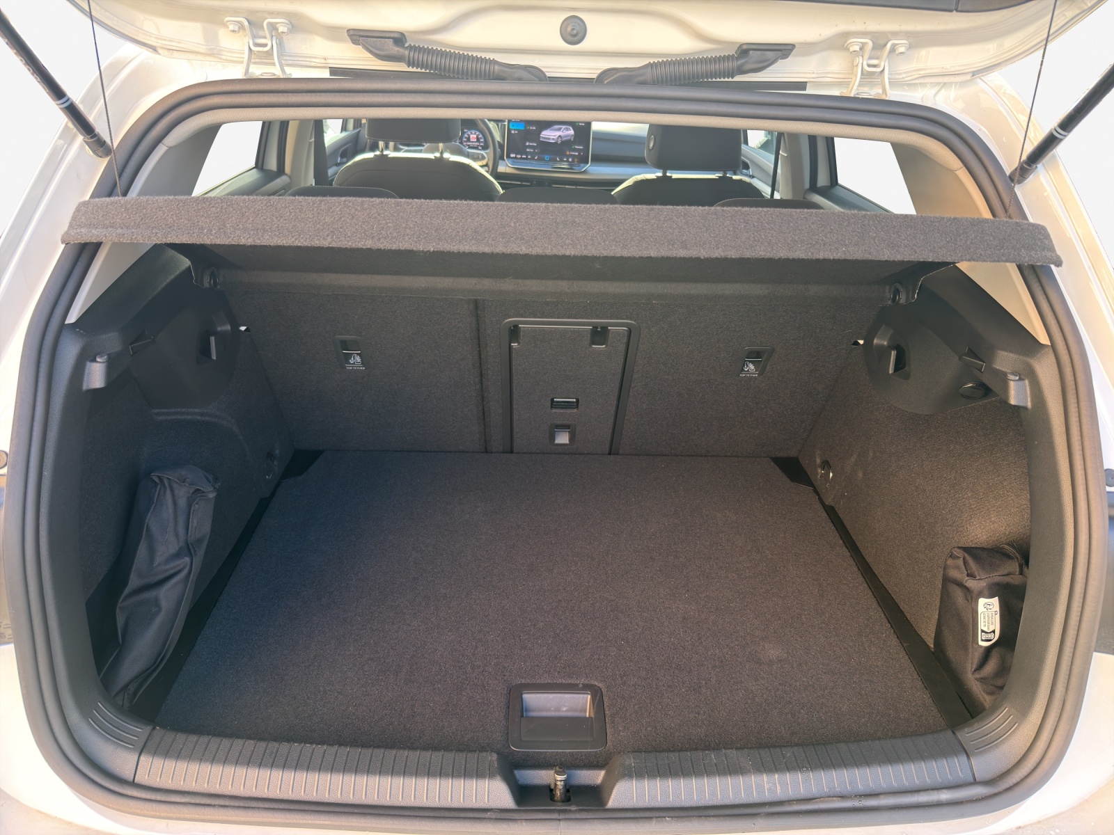 VW Golf 1.5 e TSI mHEV United DSG-image-12