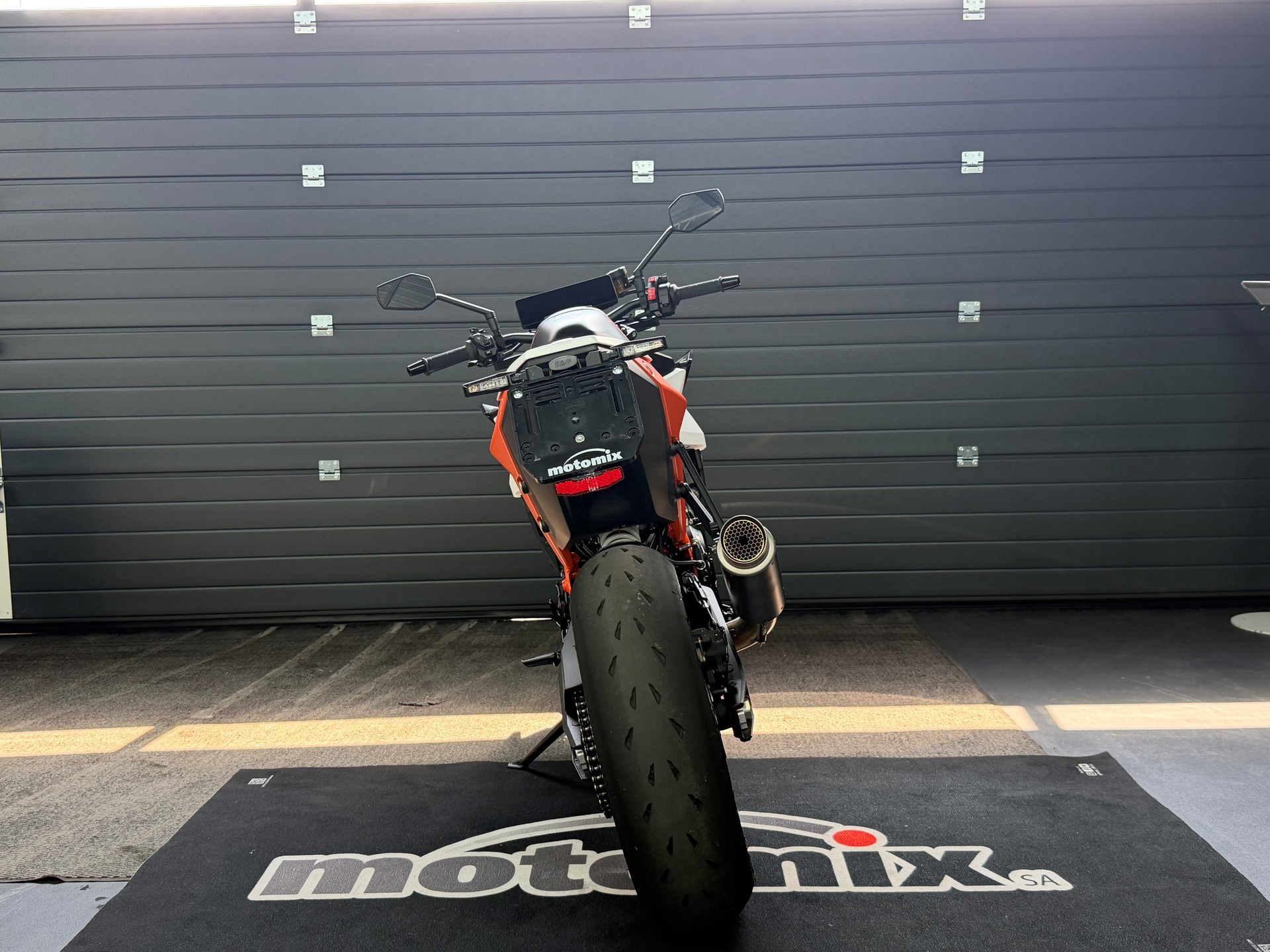 KTM 990 Duke R-showroom-element-3