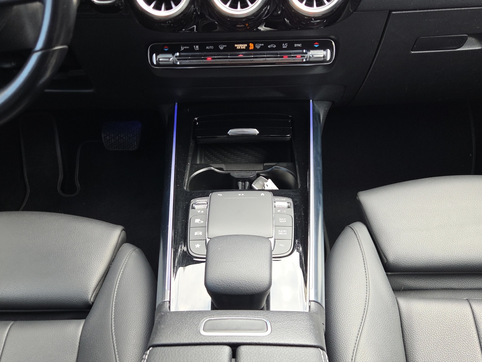 Image MERCEDES-BENZ GLA-220 GLA 220d 4Matic Style 8G-DCT