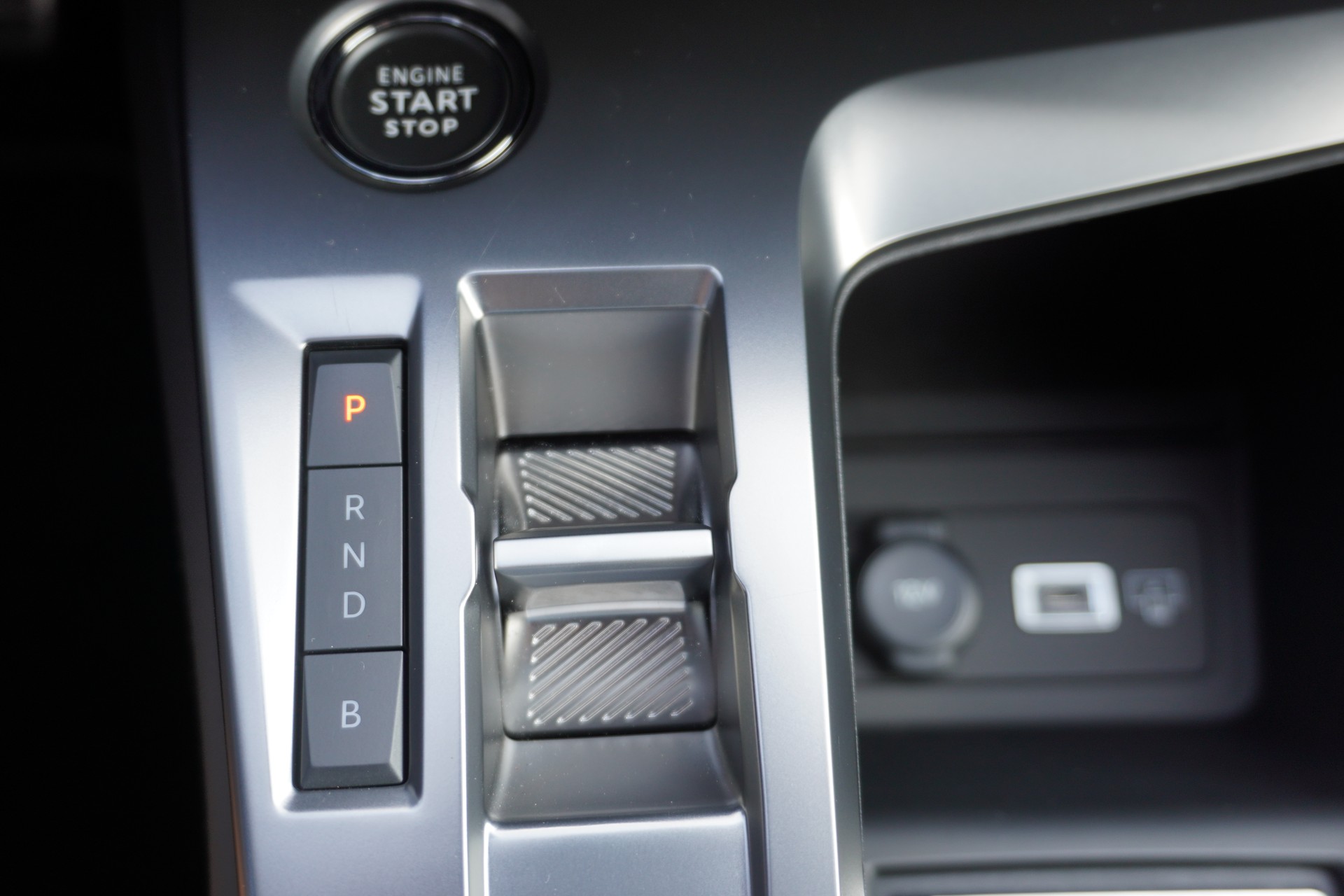PEUGEOT 308 SW 1.6 PHEV 180 GT-image-27