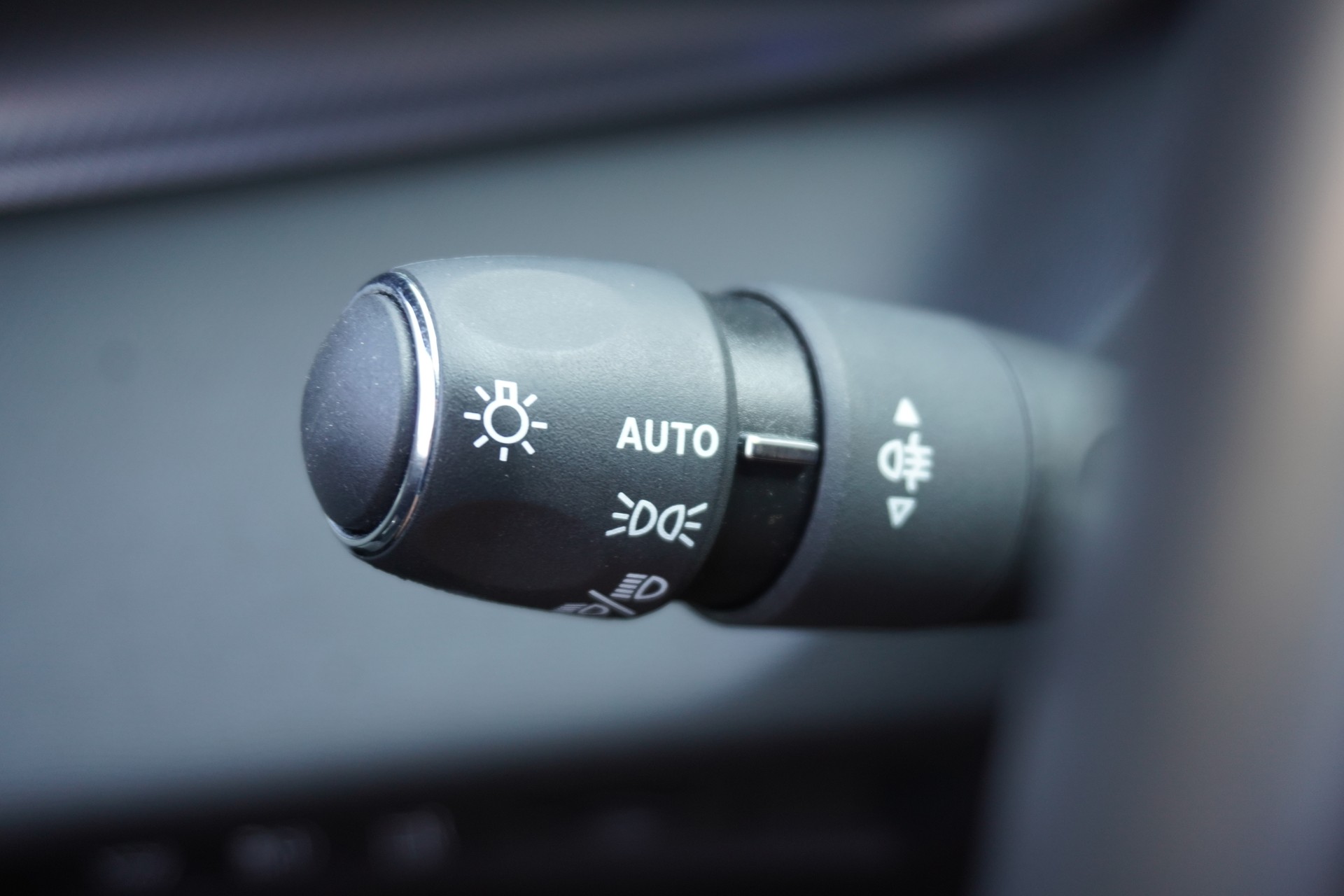 PEUGEOT 308 SW 1.6 PHEV 180 GT-image-37