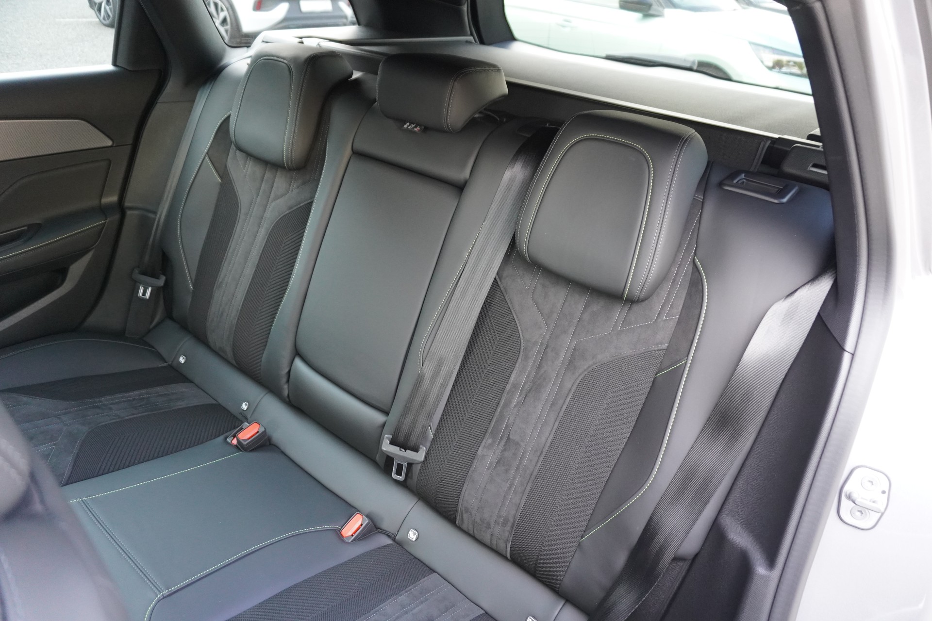 PEUGEOT 308 SW 1.6 PHEV 180 GT-image-17