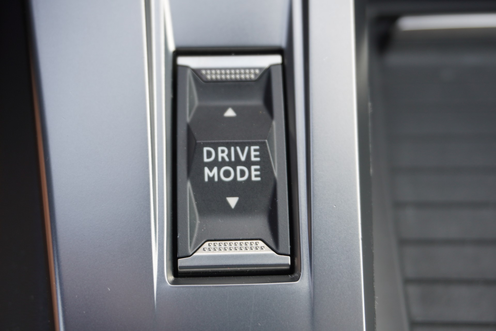 PEUGEOT 308 SW 1.6 PHEV 180 GT-image-28