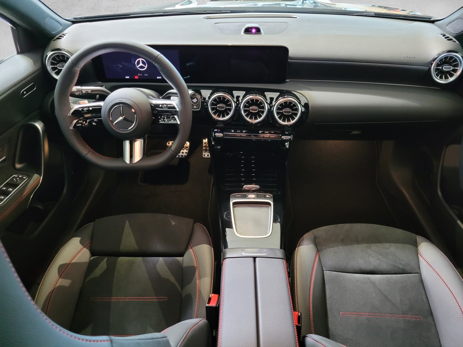 MERCEDES-BENZ A 200 Night Star 7G-DCT-image-11
