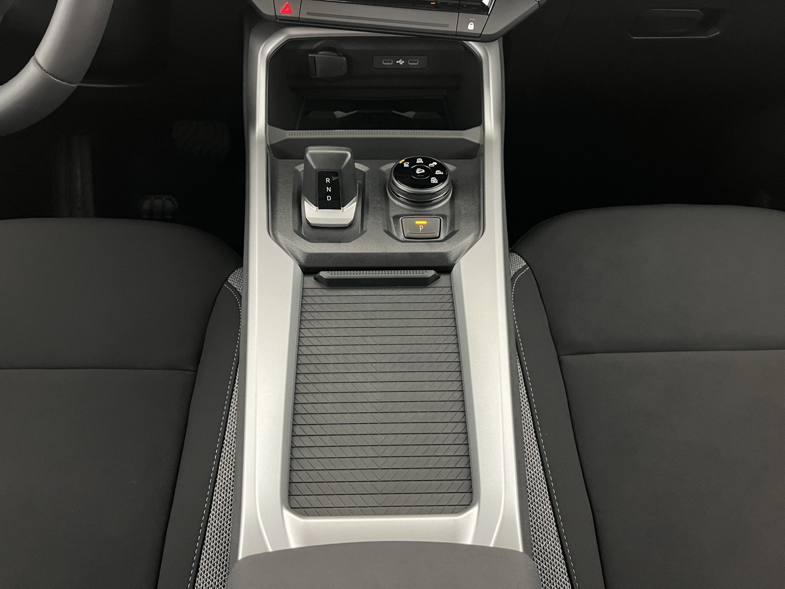 DACIA Bigster 1.2 Hybrid Journey 4WD-image-13