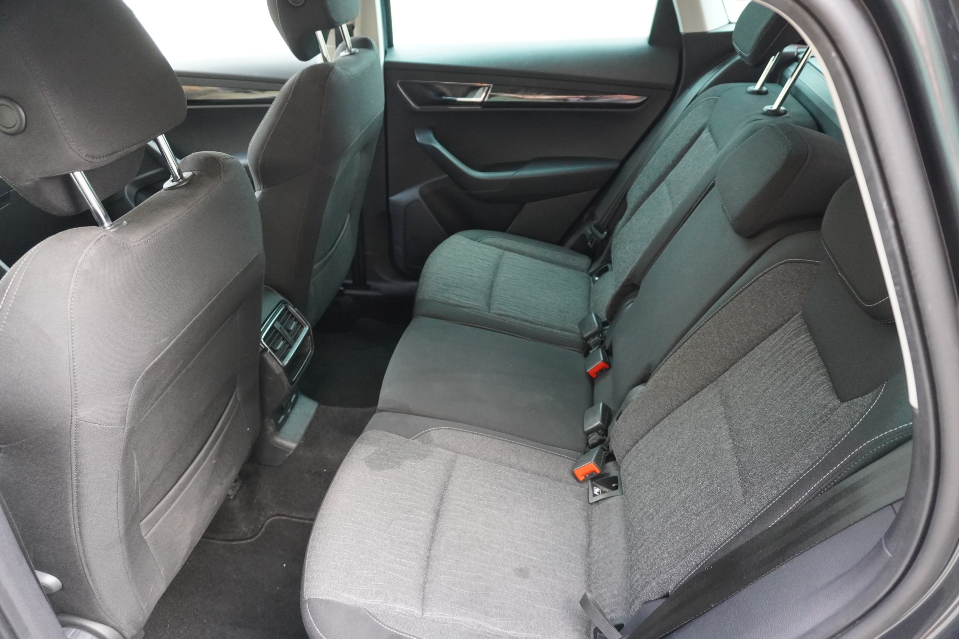 SKODA Karoq 2.0 TDI CR Style 4x4 DSG-image-7