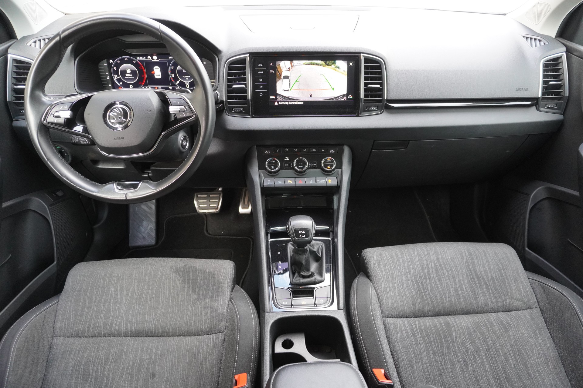 SKODA Karoq 2.0 TDI CR Style 4x4 DSG-image-5