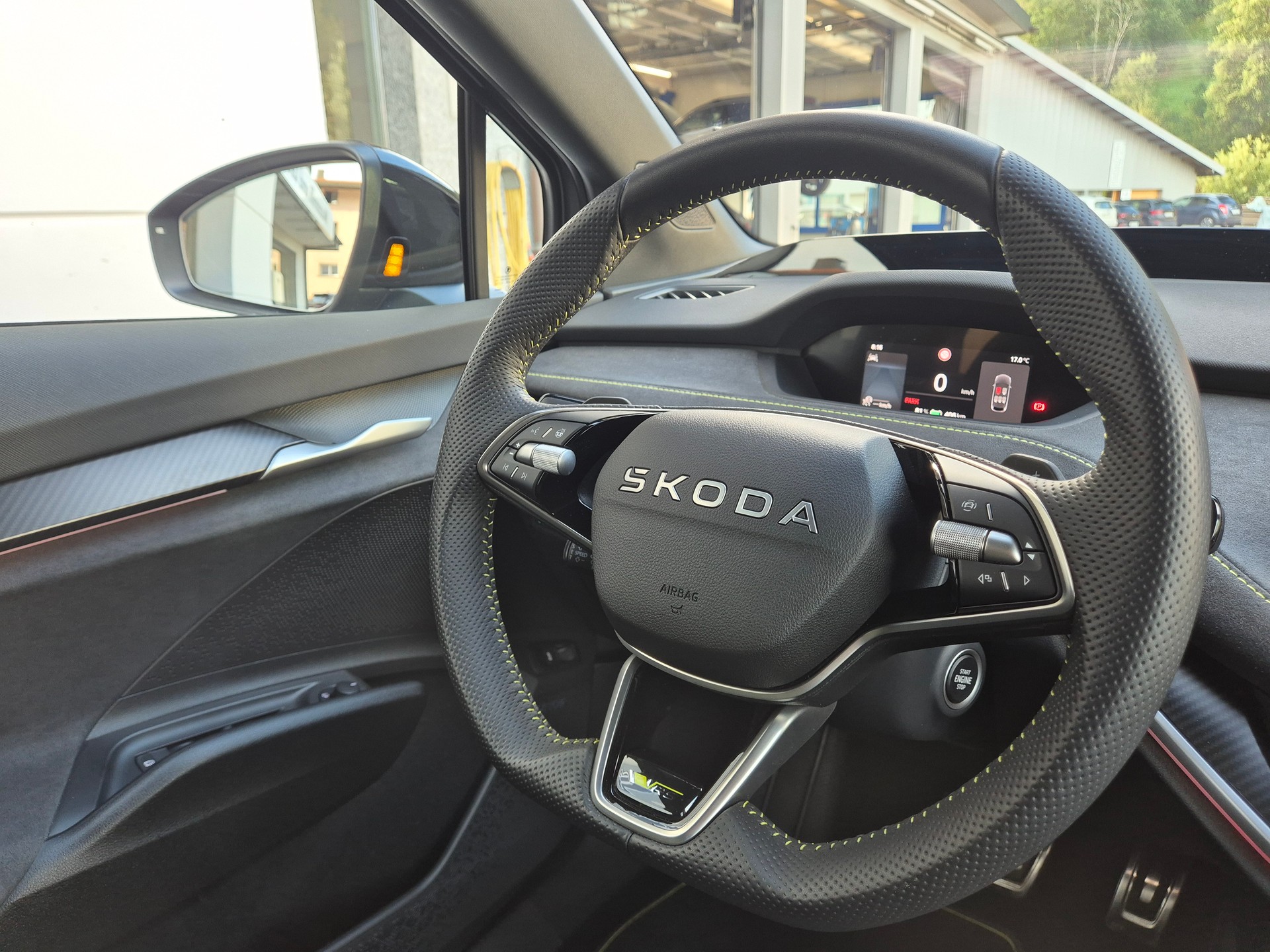 SKODA Elroq RS 4x4-image-12