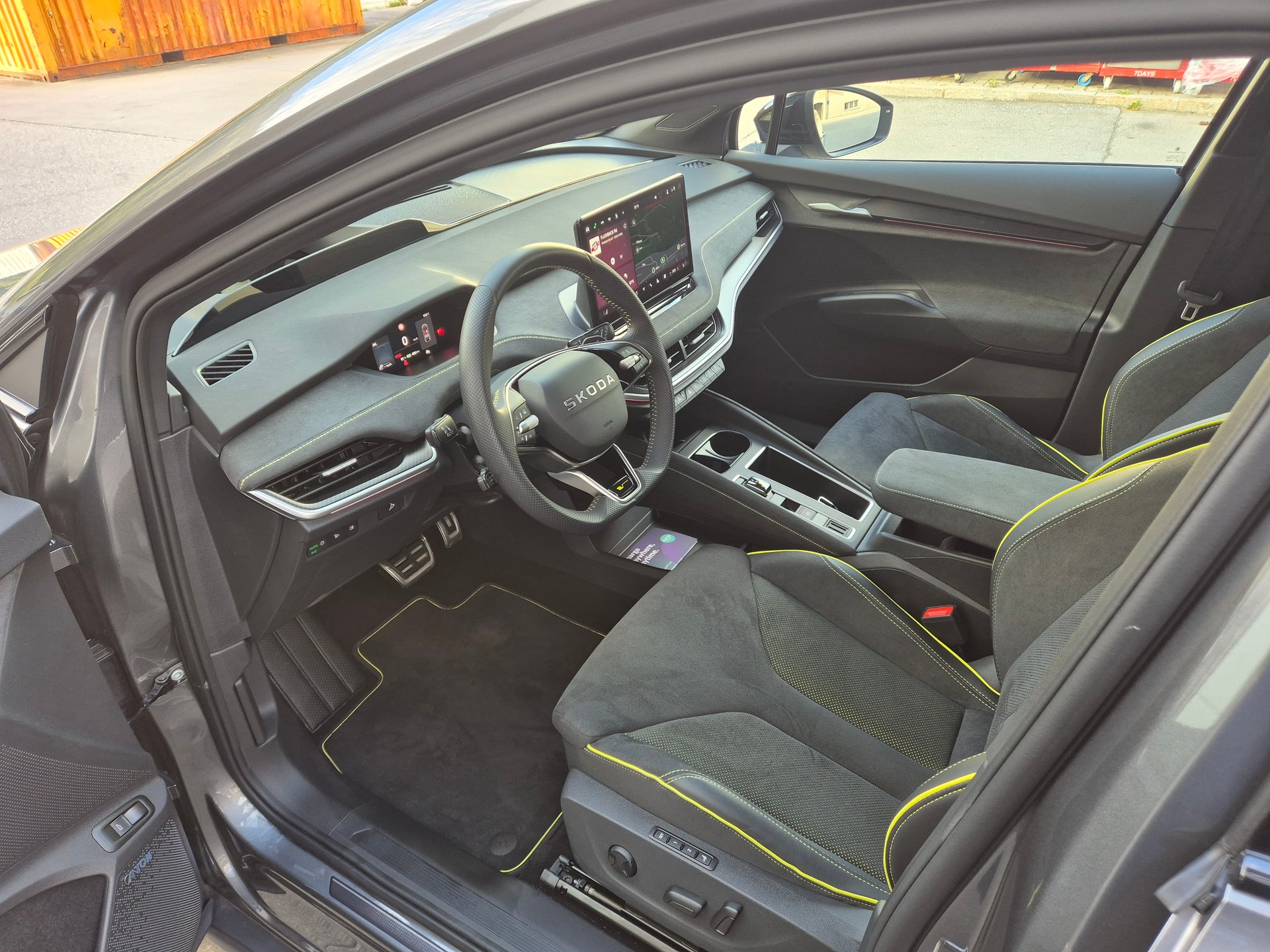 SKODA Elroq RS 4x4-image-6