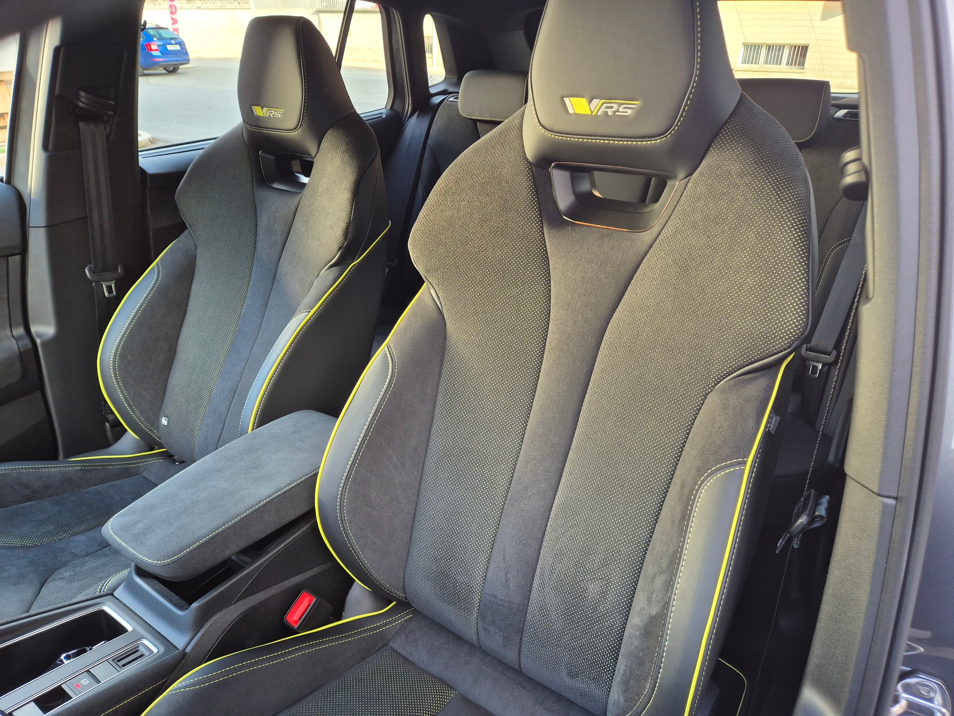 SKODA Elroq RS 4x4-image-8