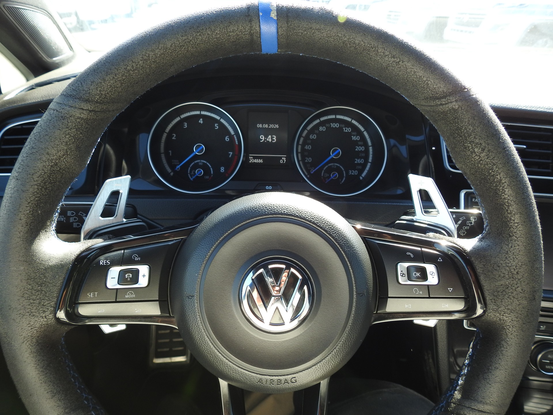 VW Golf 2.0 TSI VII R 4Motion DSG-image-29