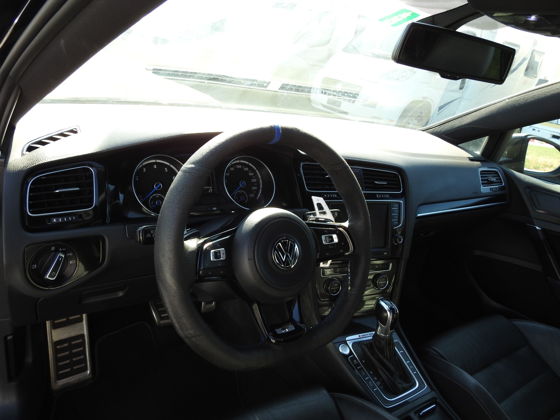 VW Golf 2.0 TSI VII R 4Motion DSG-image-11