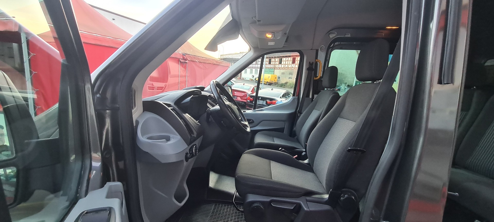 FORD Transit Van DCiV 350 L3H2 Ambiente RWD-image-11