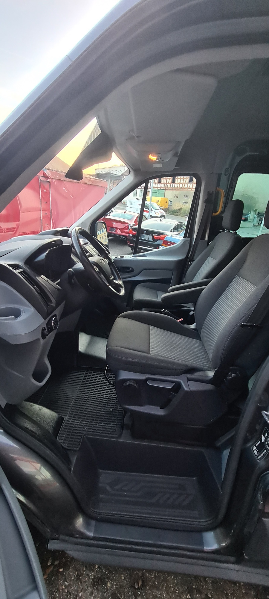 FORD Transit Van DCiV 350 L3H2 Ambiente RWD-image-22