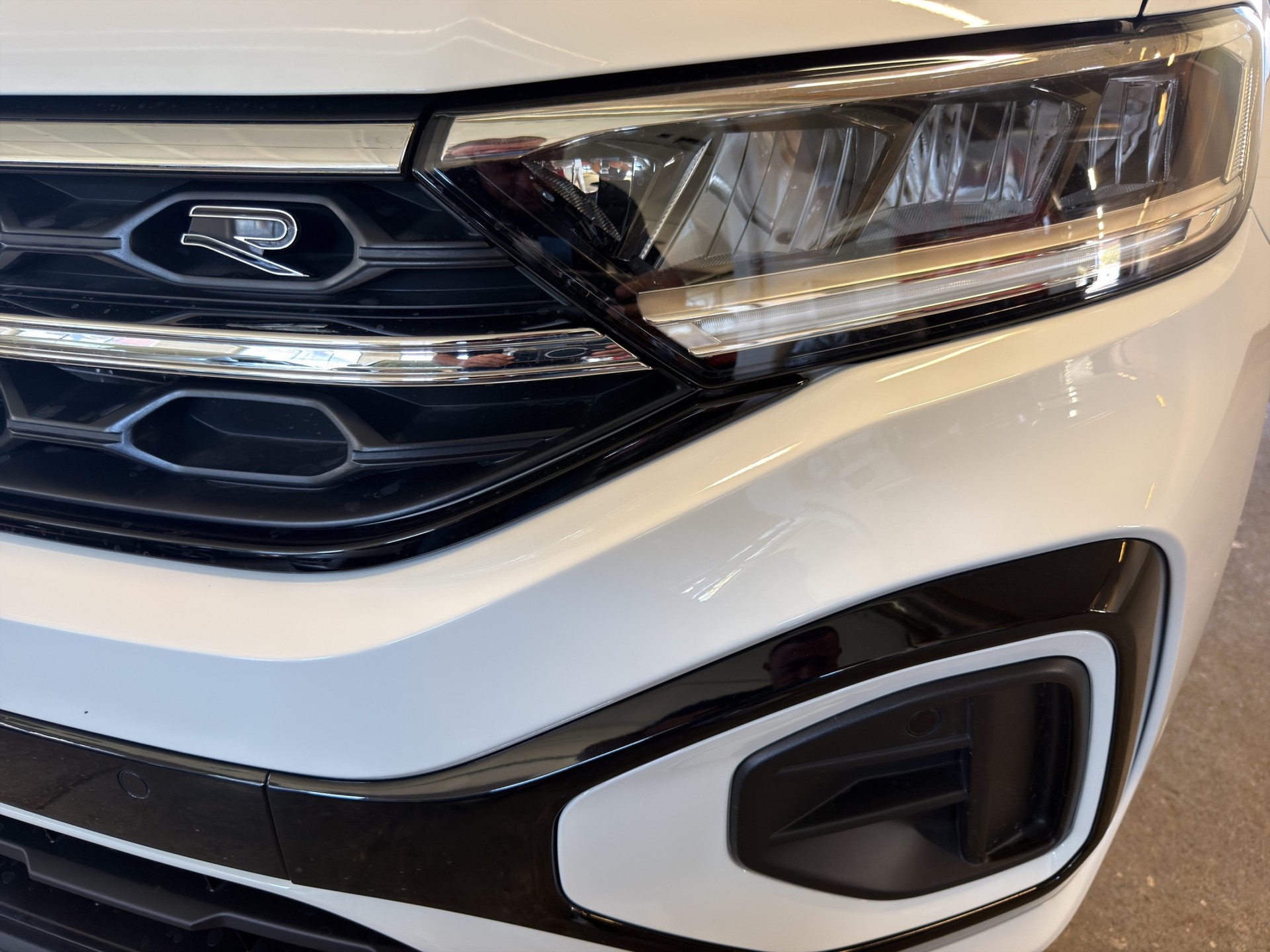 VW T-Roc 2.0 TSI R-Line DSG 4Motion*TOP ZUSTAND*NUR 26000 KM*TOP AUSSTATTUNG*-image-2