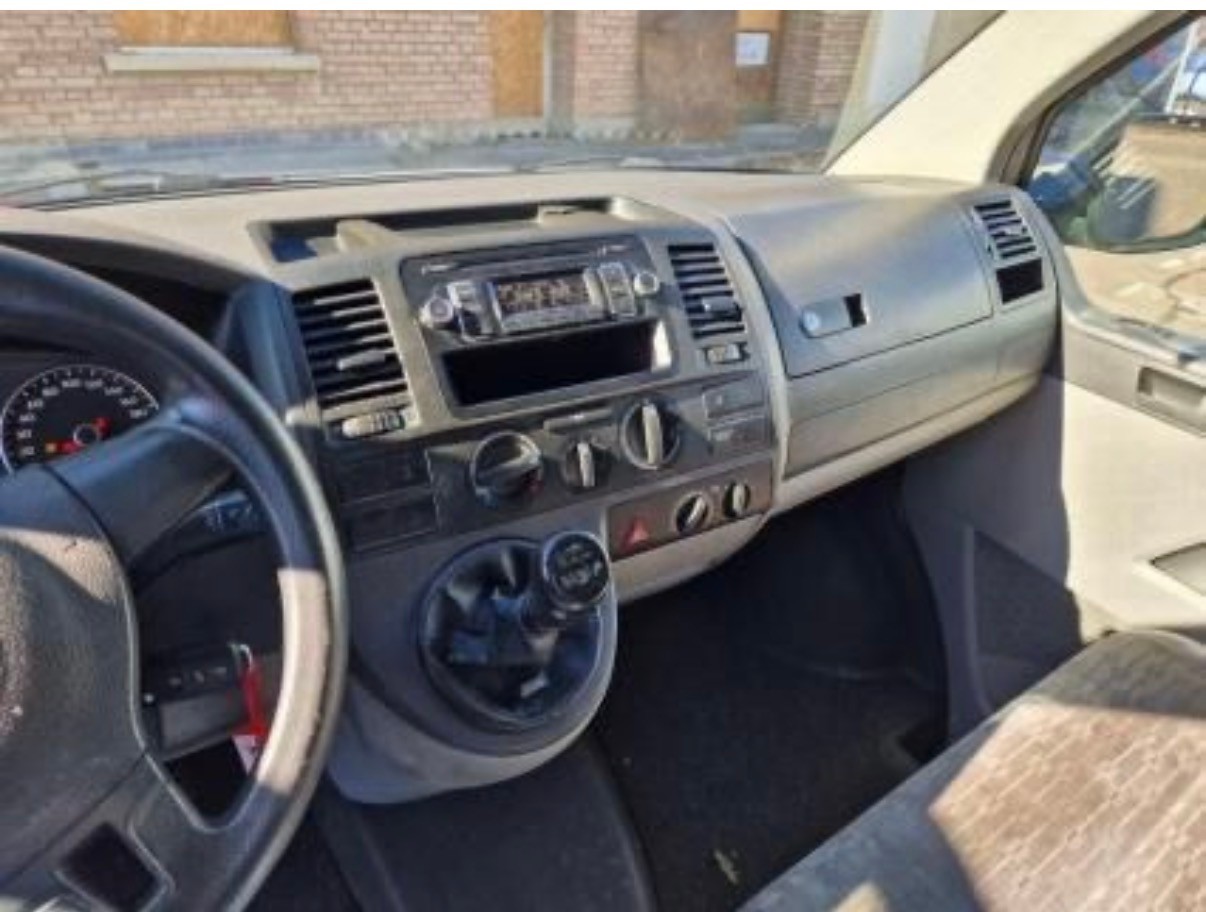 VW T5 2.0 TDI-image-5