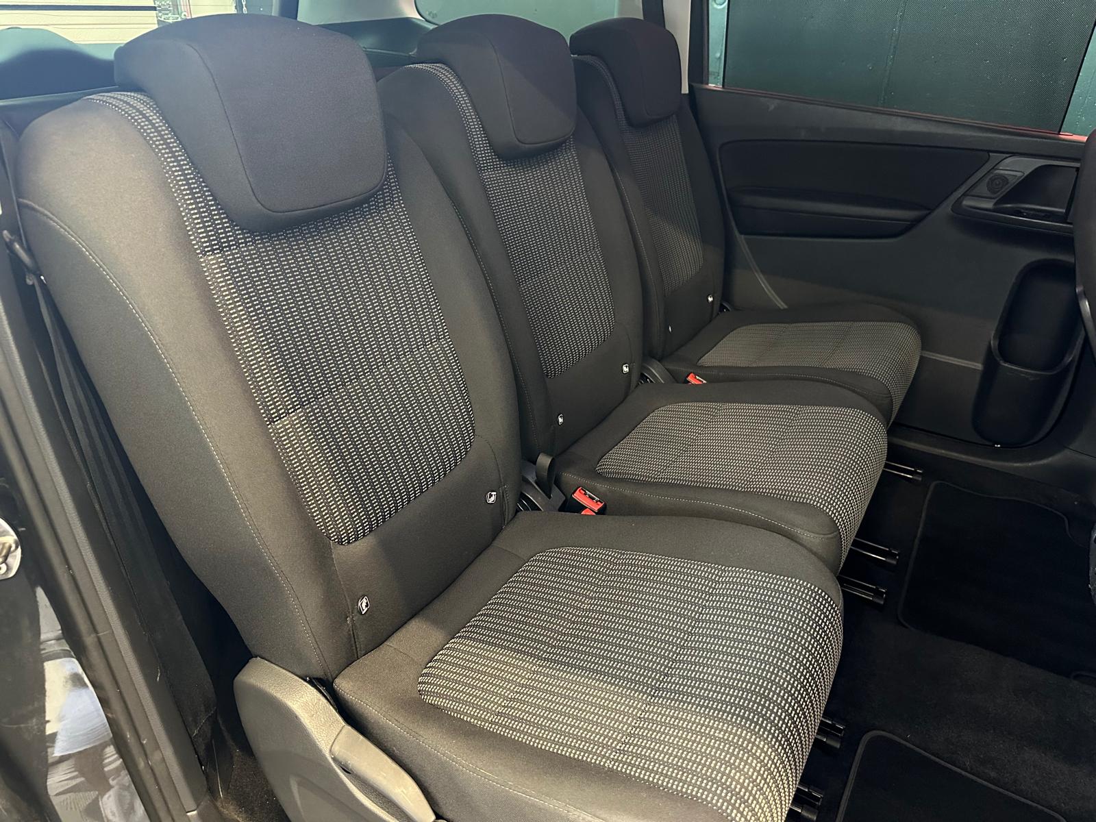 SEAT Alhambra 2.0 TDI Hola FR DSG-image-12