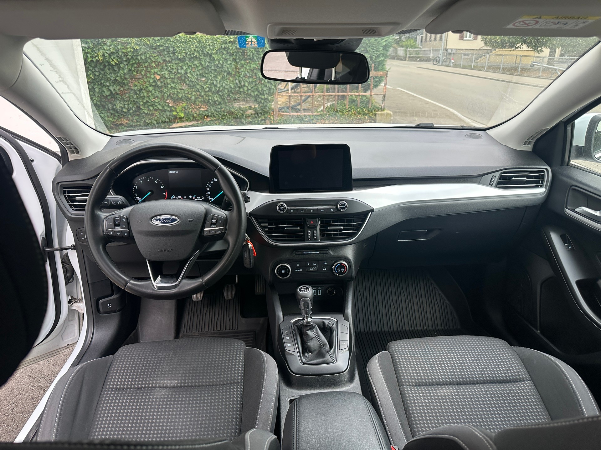 FORD Focus 1.0 SCTi Trend-image-4