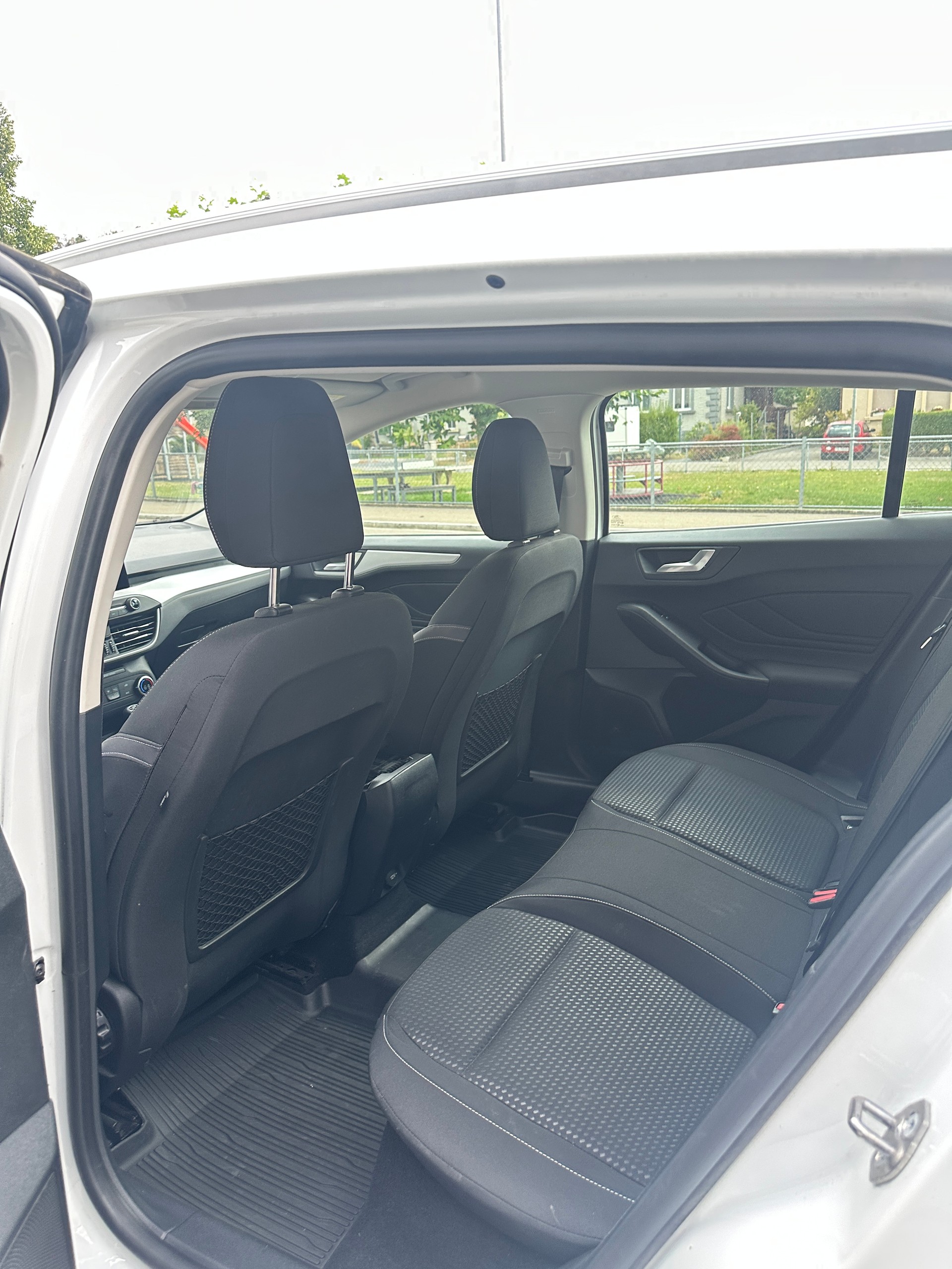 FORD Focus 1.0 SCTi Trend-image-5
