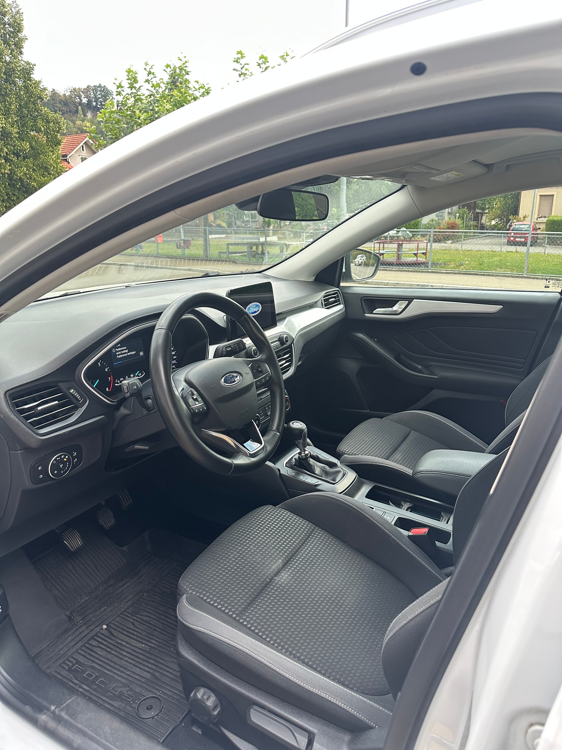 FORD Focus 1.0 SCTi Trend-image-3