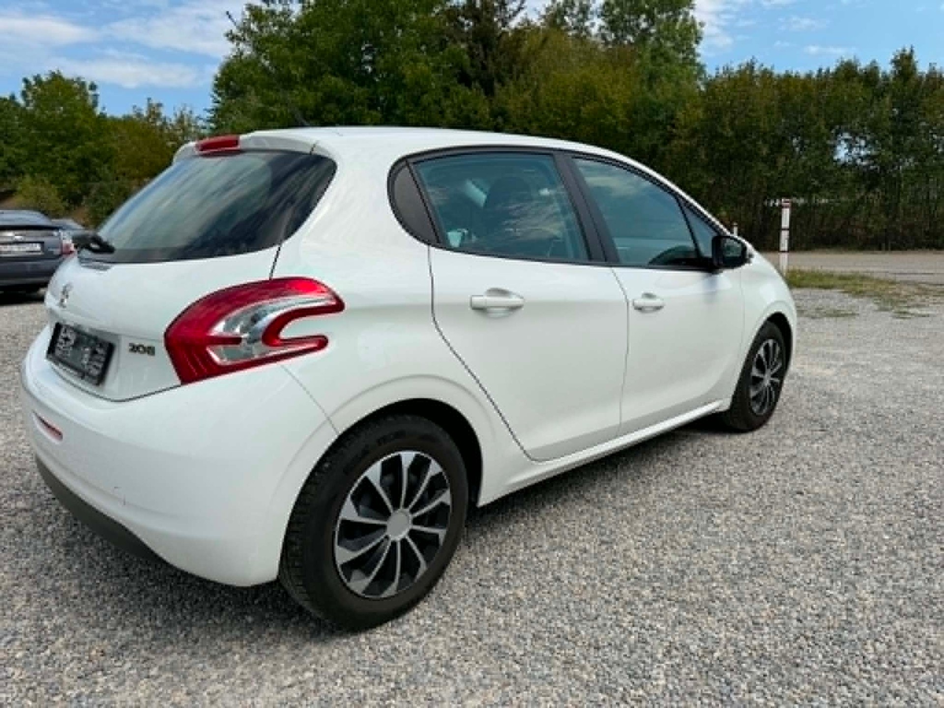 PEUGEOT 208 1.2 VTI Access-image-6