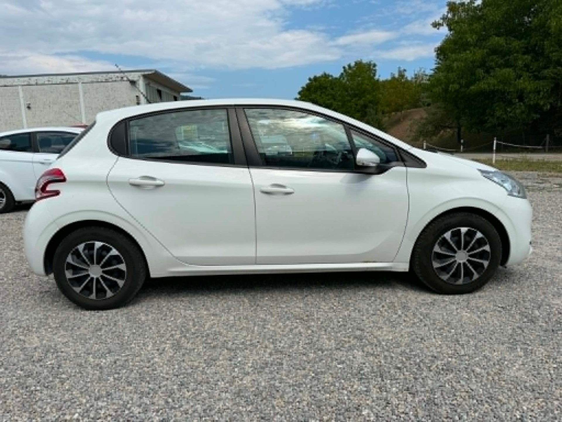 PEUGEOT 208 1.2 VTI Access-image-4